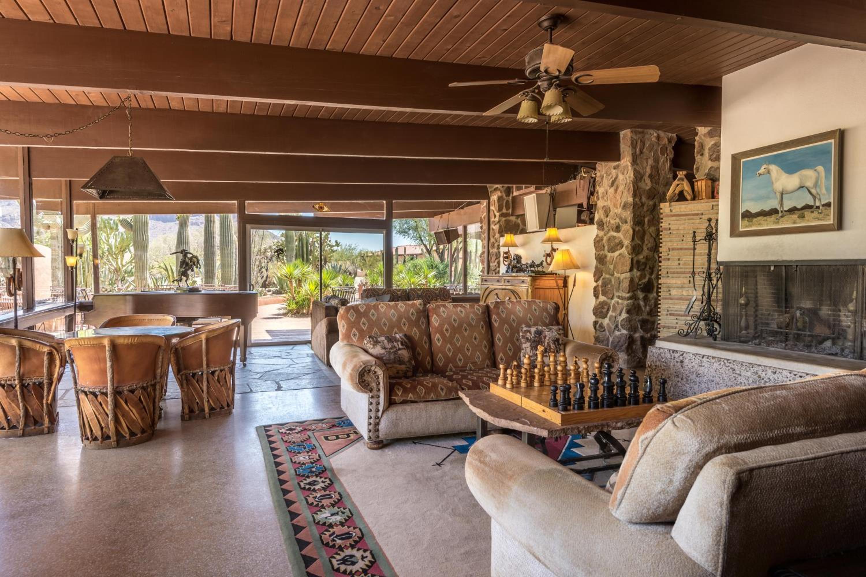 lounge