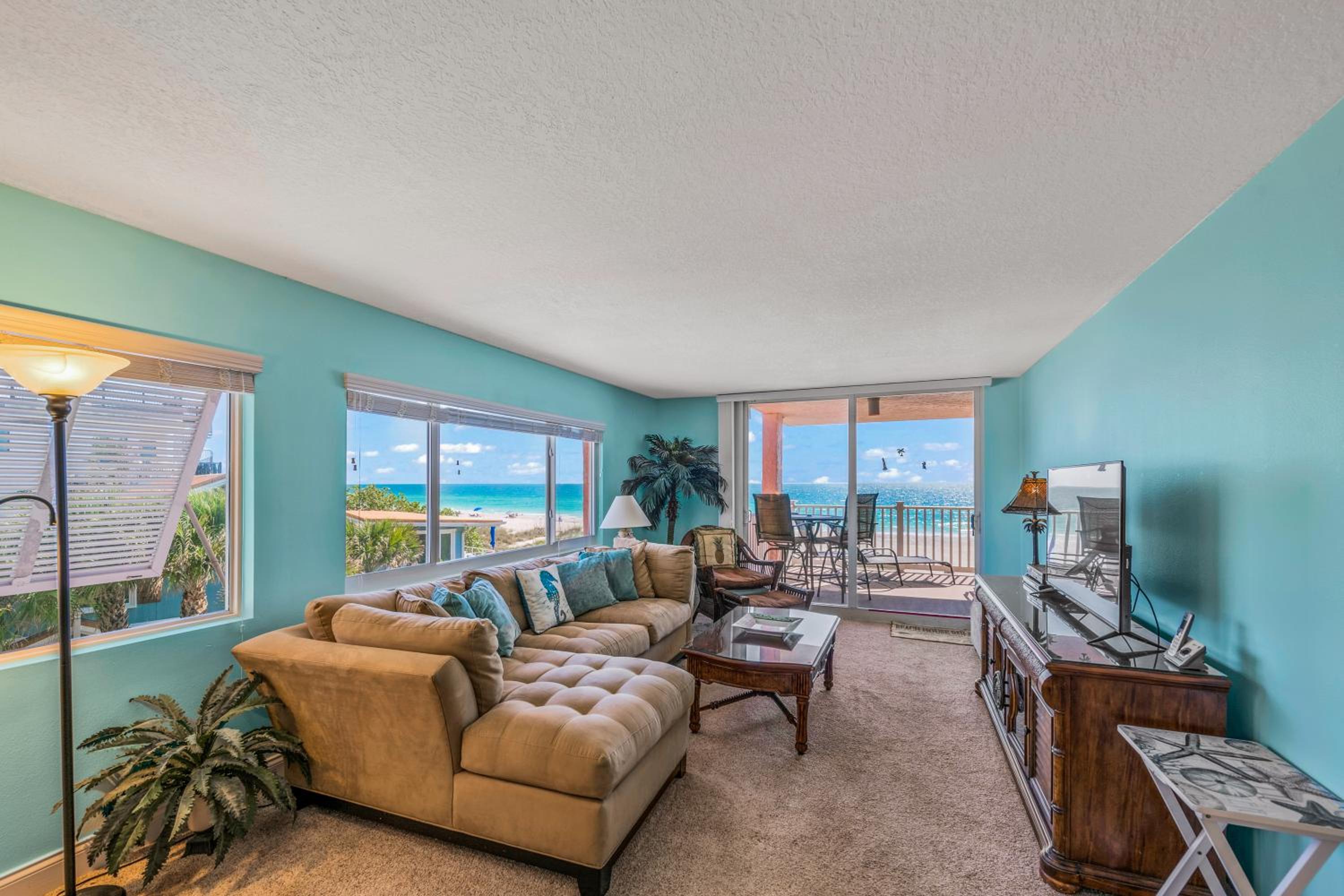 Anna Maria Island Club 20
