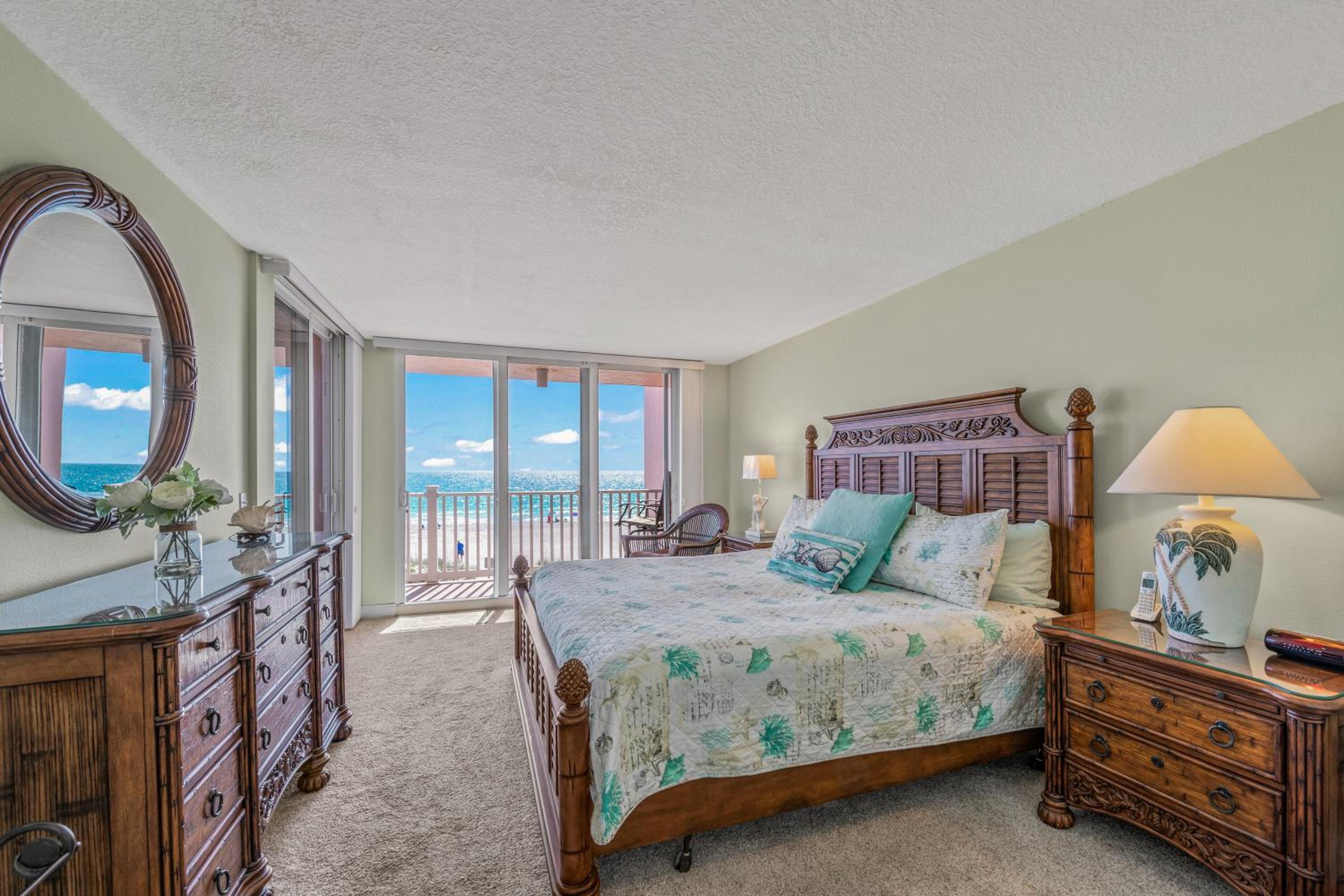 Anna Maria Island Club 20