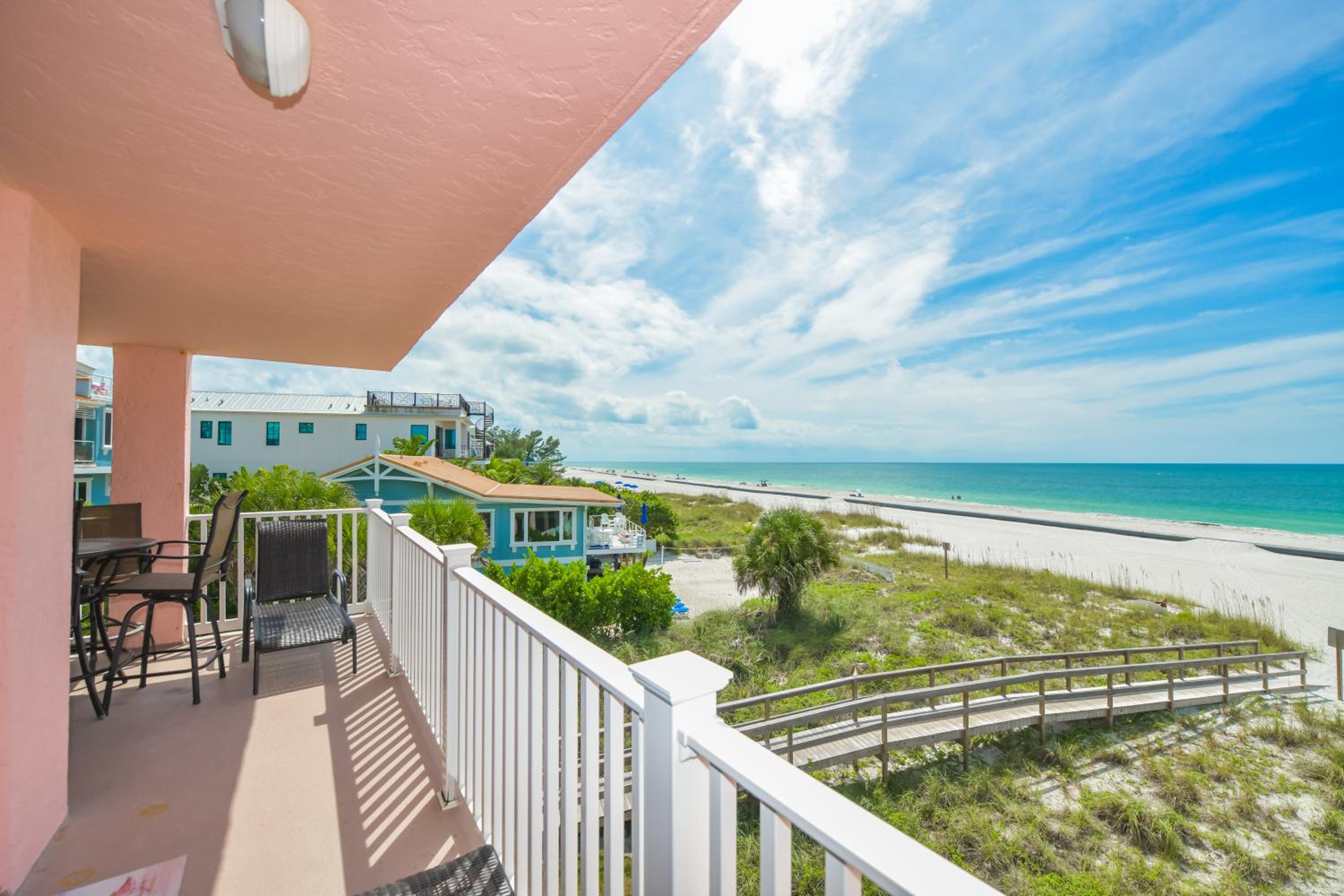 Anna Maria Island Club 20