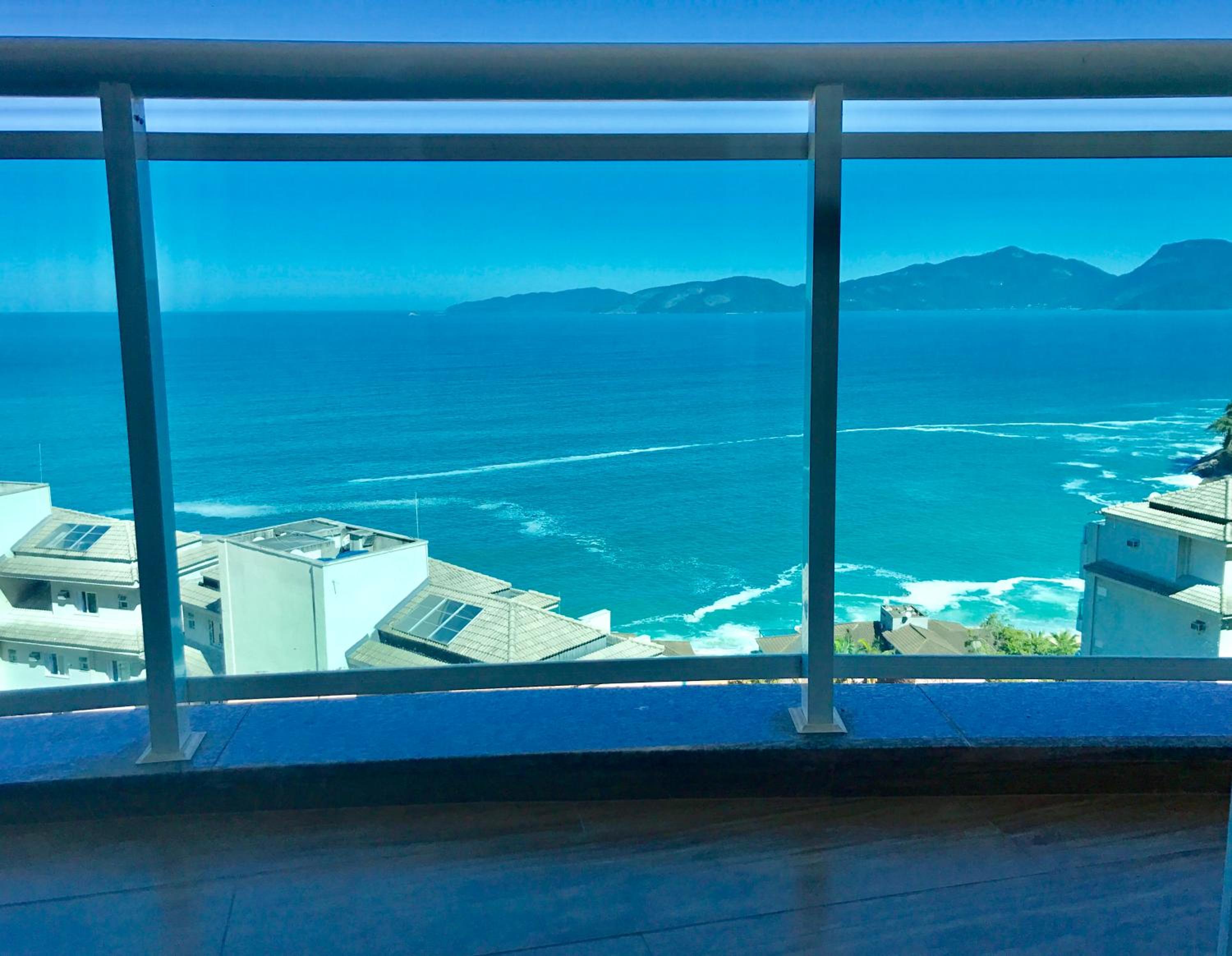 Porto Real Suites - Apto com vista para o mar e lazer de resort