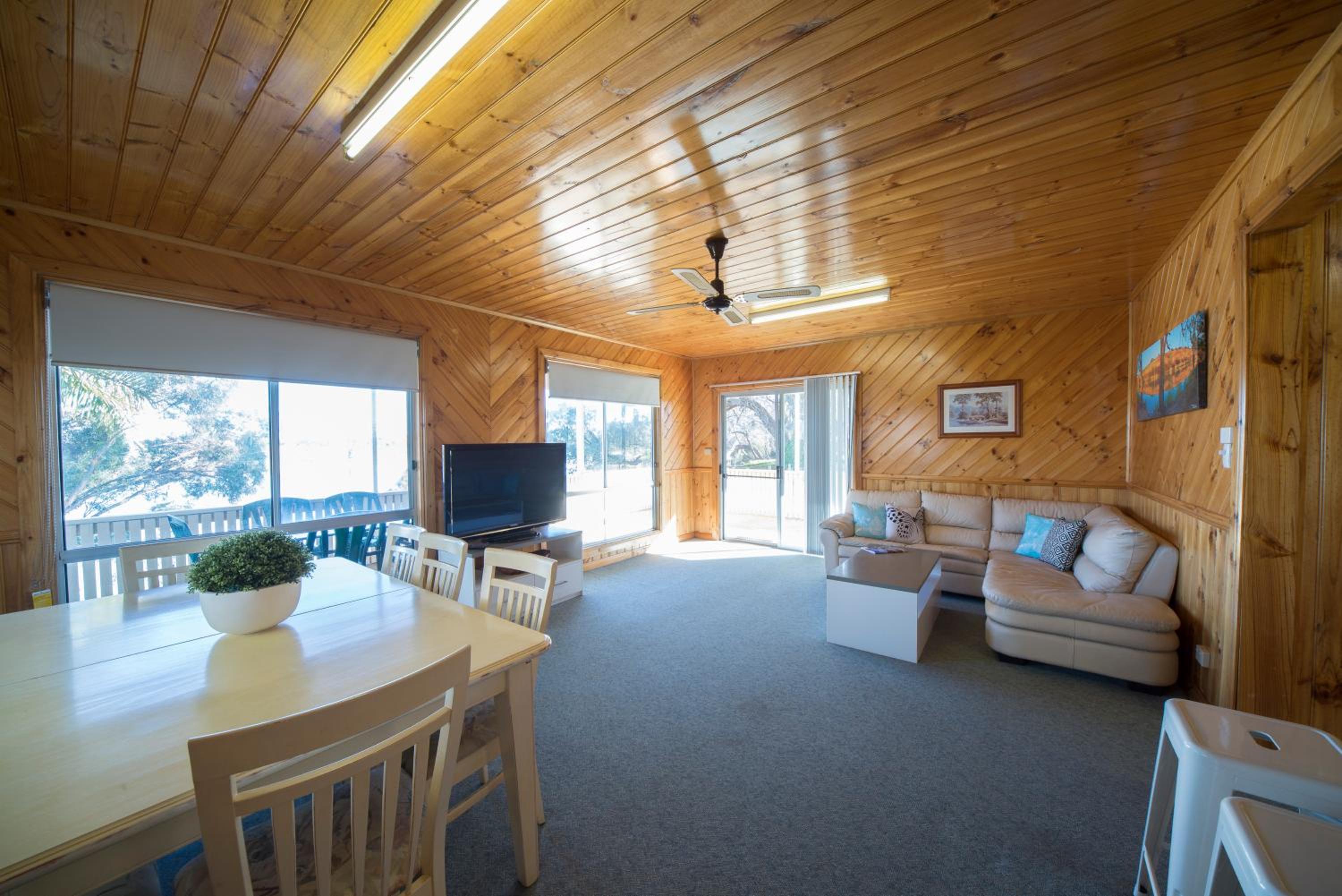 Mundic Waterfront Cottages