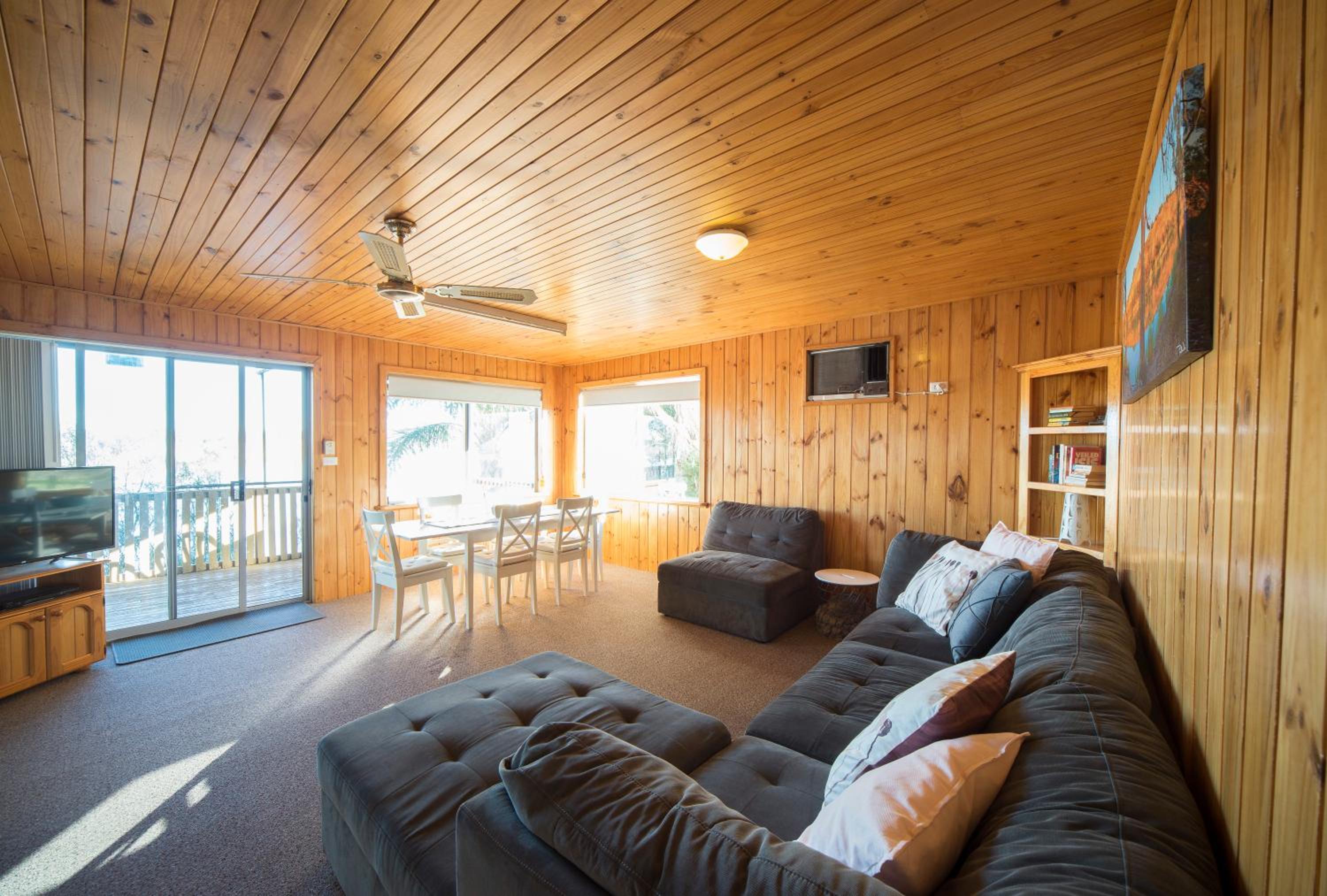 Mundic Waterfront Cottages