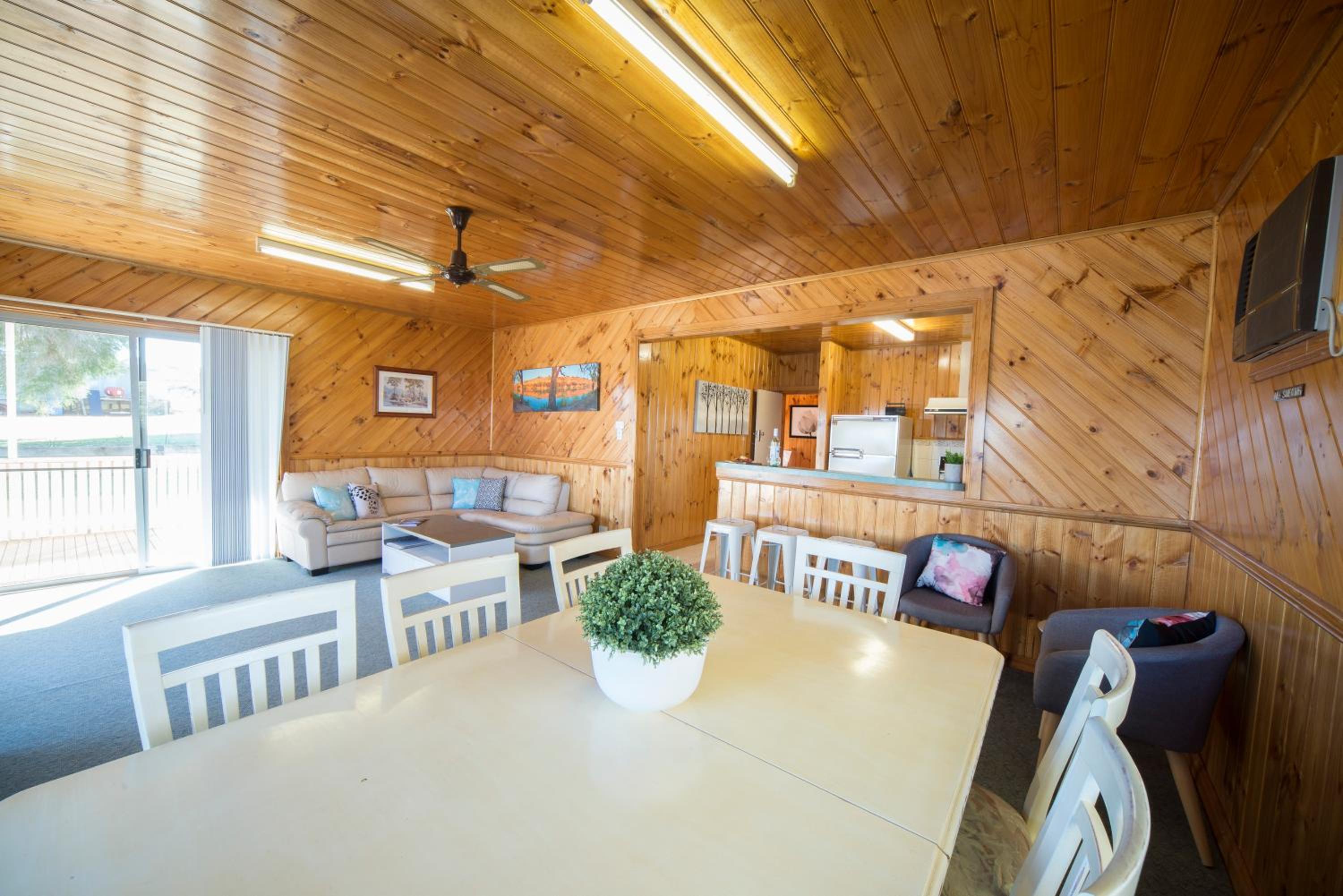 Mundic Waterfront Cottages