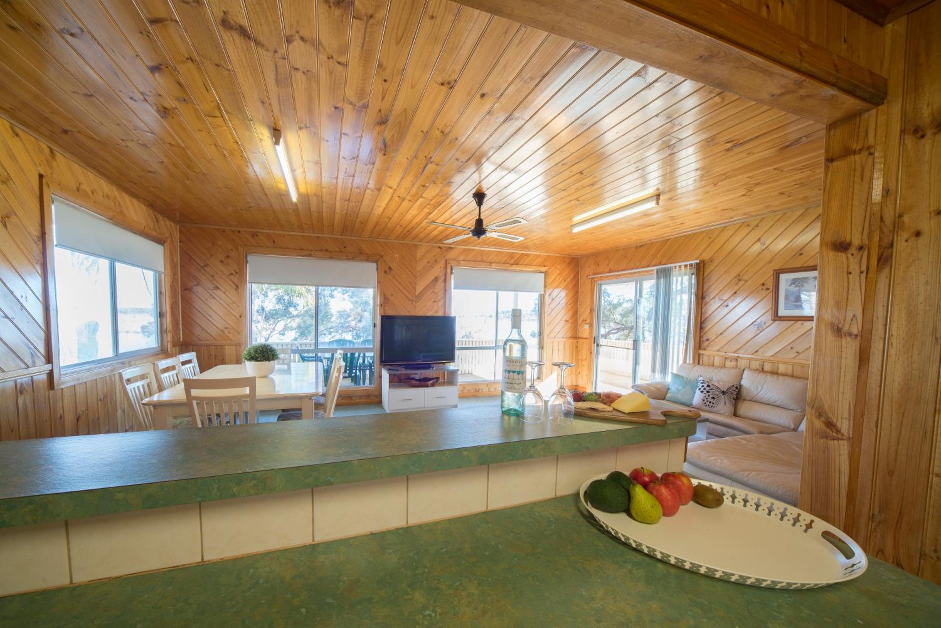 Mundic Waterfront Cottages