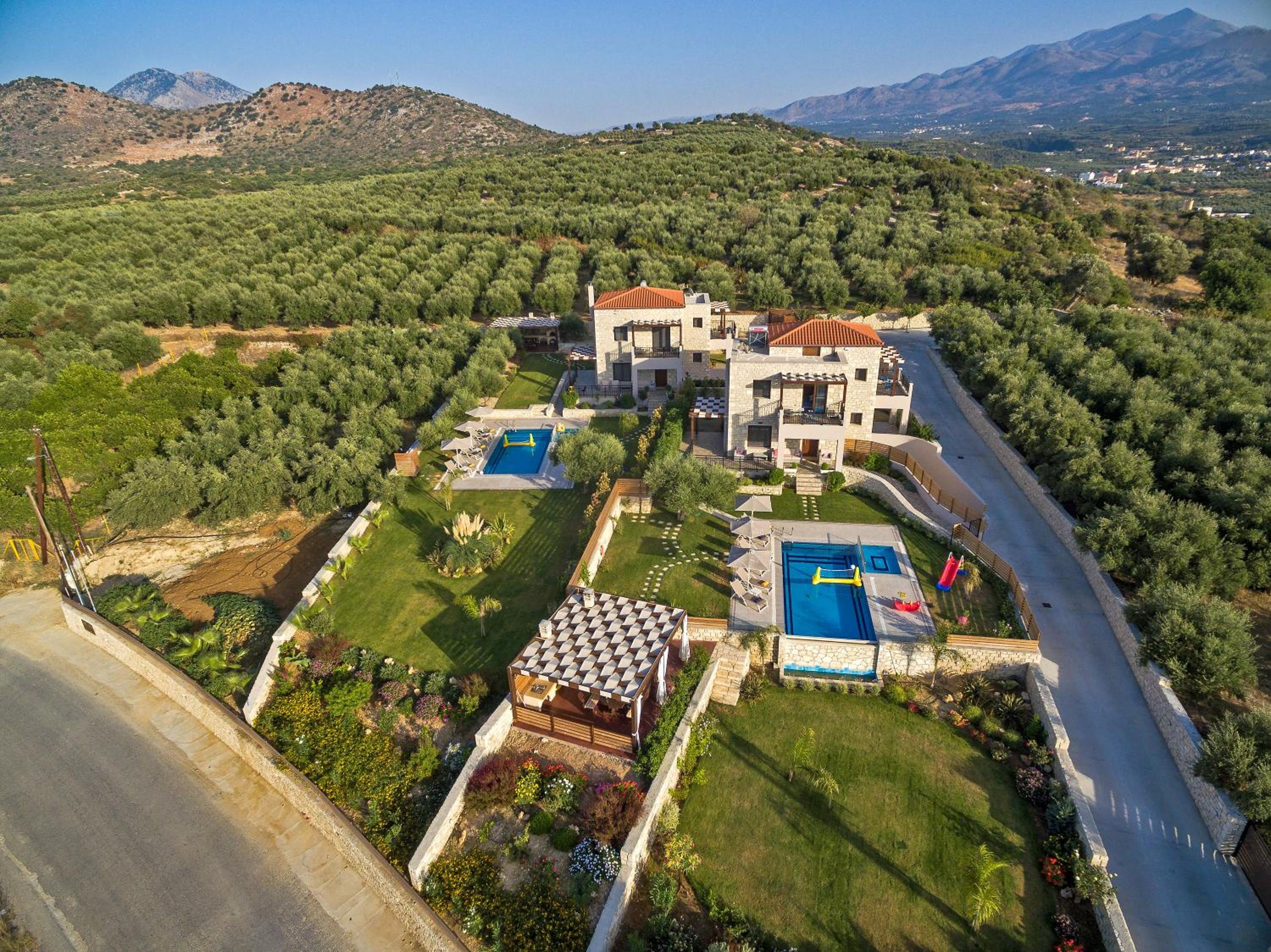 Hotel Olive Garden Villas - Image 1