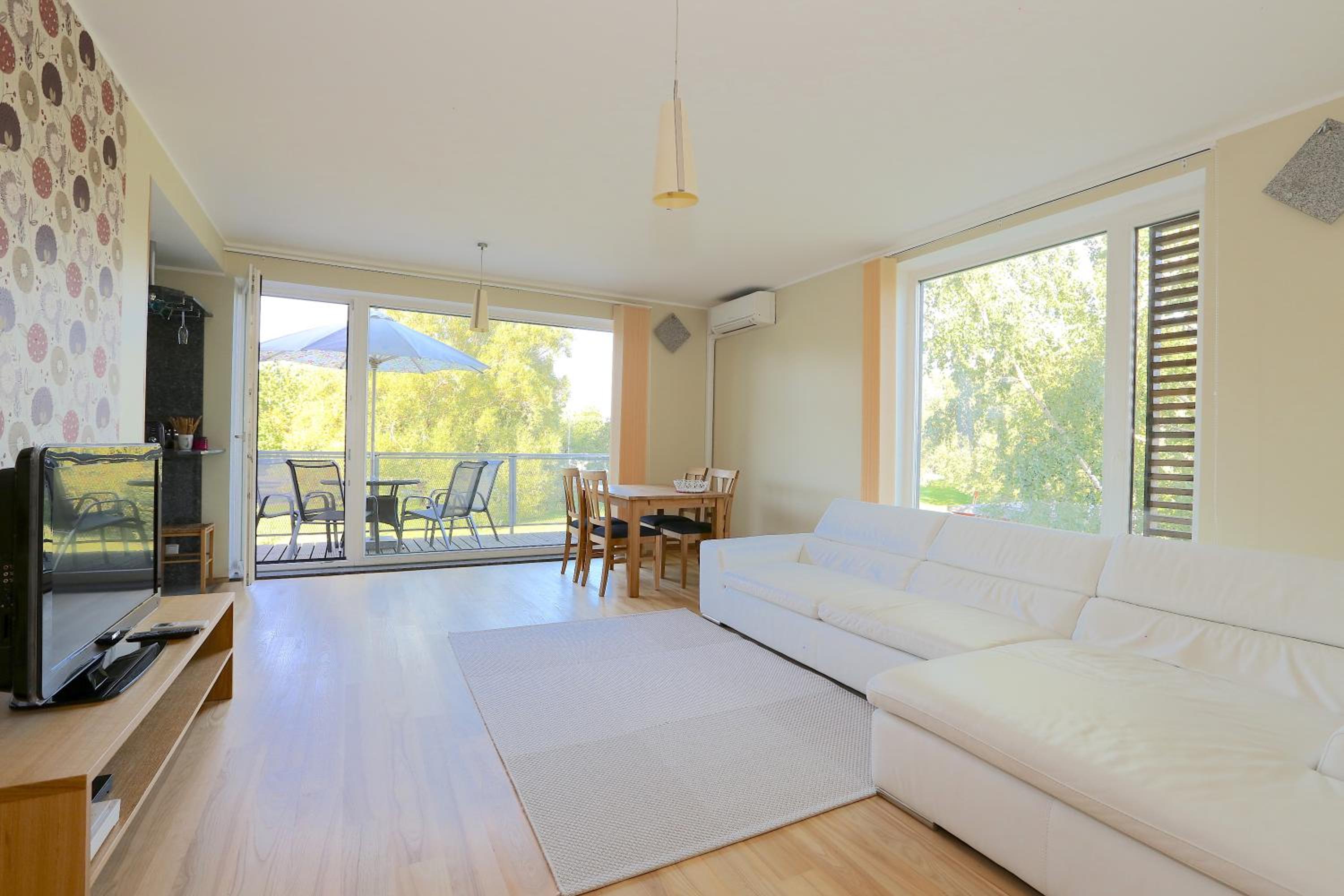 Papli 34 Apartment with pool view 3