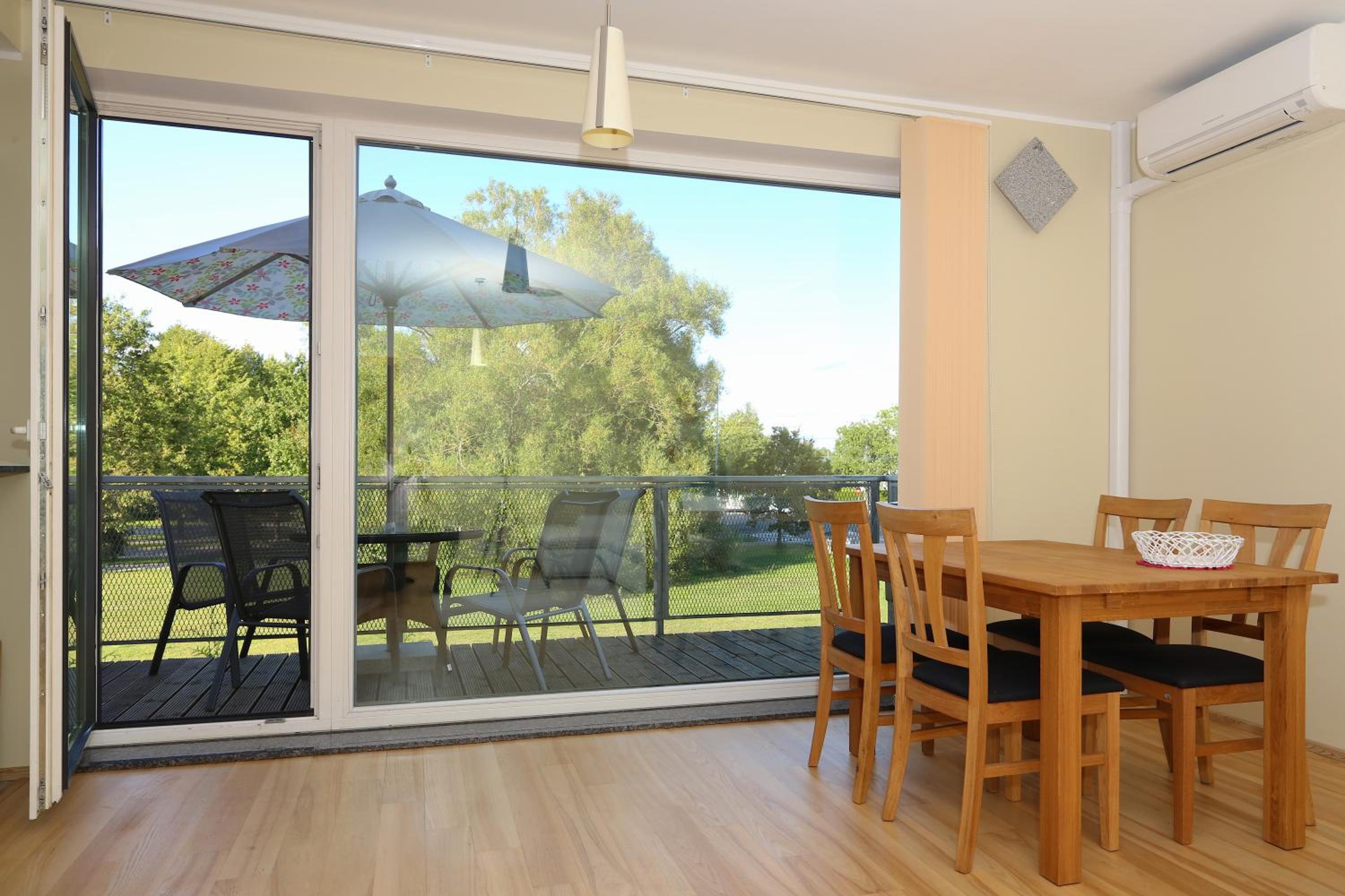 Papli 34 Apartment with pool view 2
