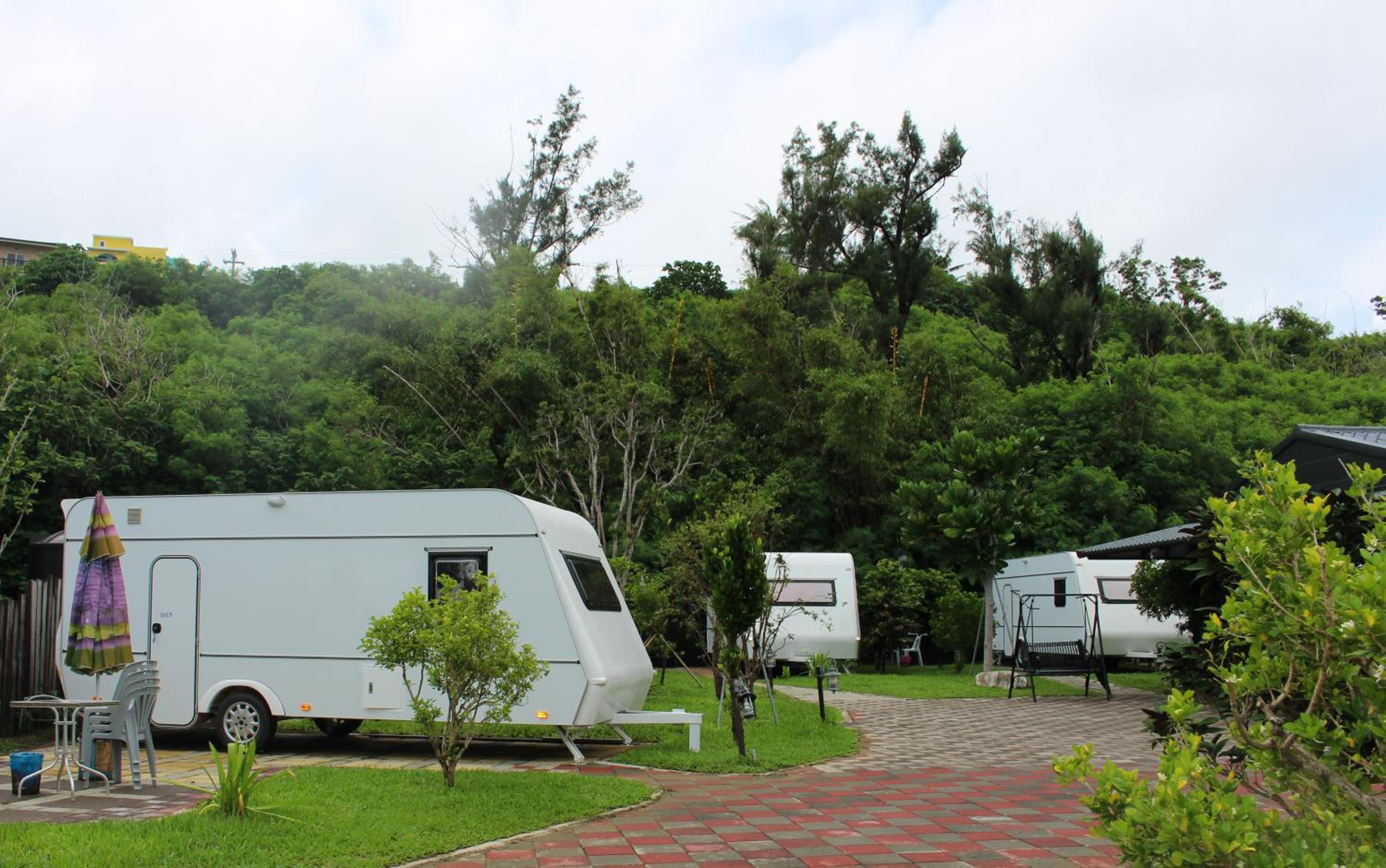 Kenting Houbihu Camping Car B&B