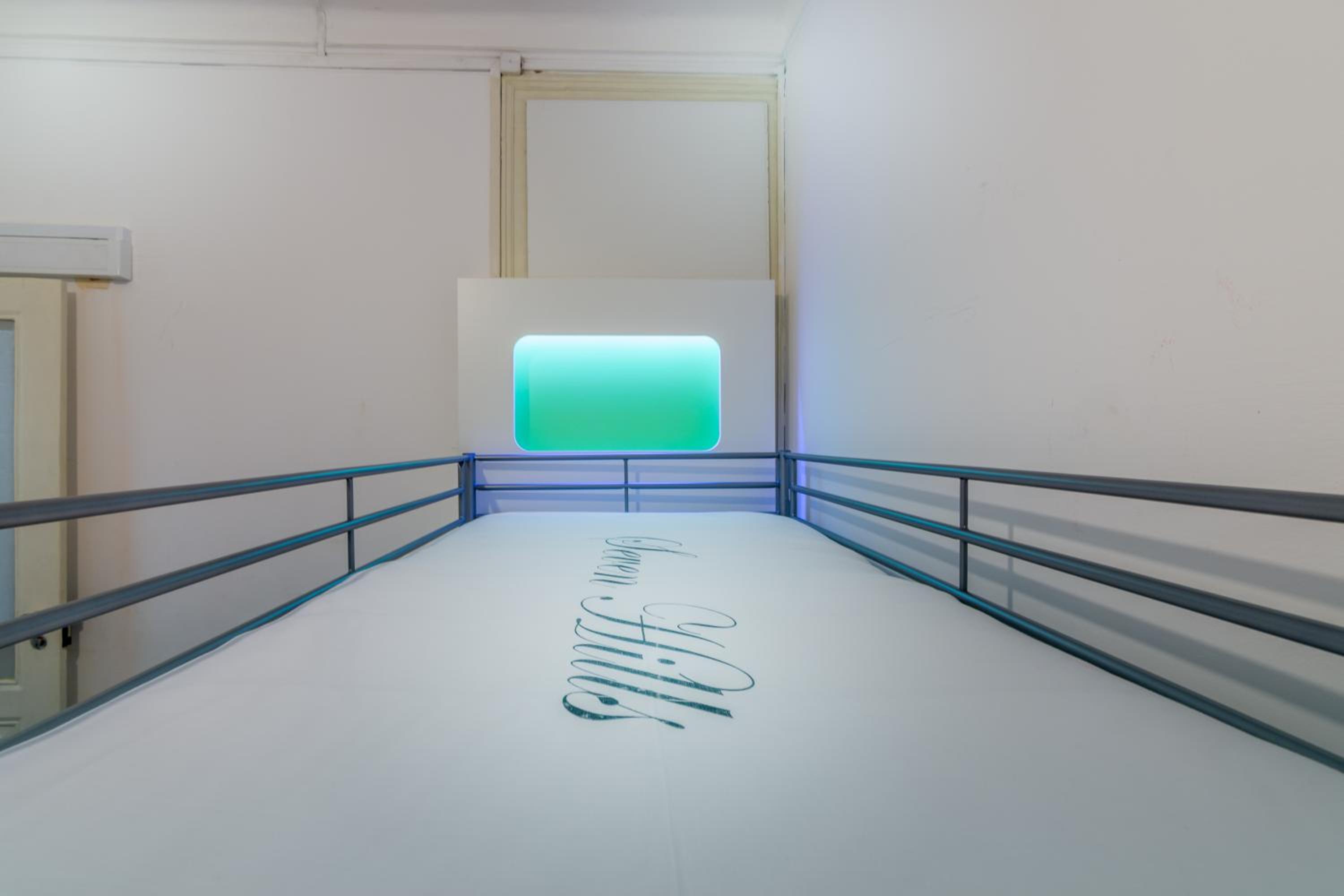 Hostel Seven Hills