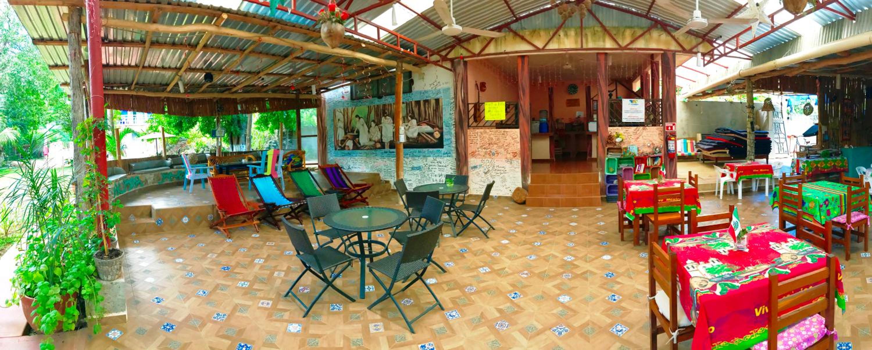 Yaxche Centro Hostal y Camping