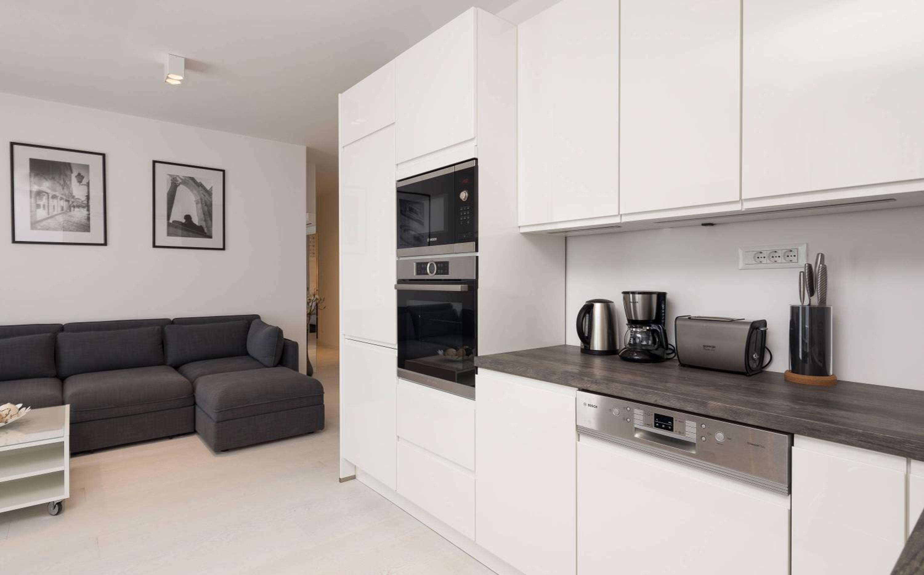 S Luxury Apartments view 4
