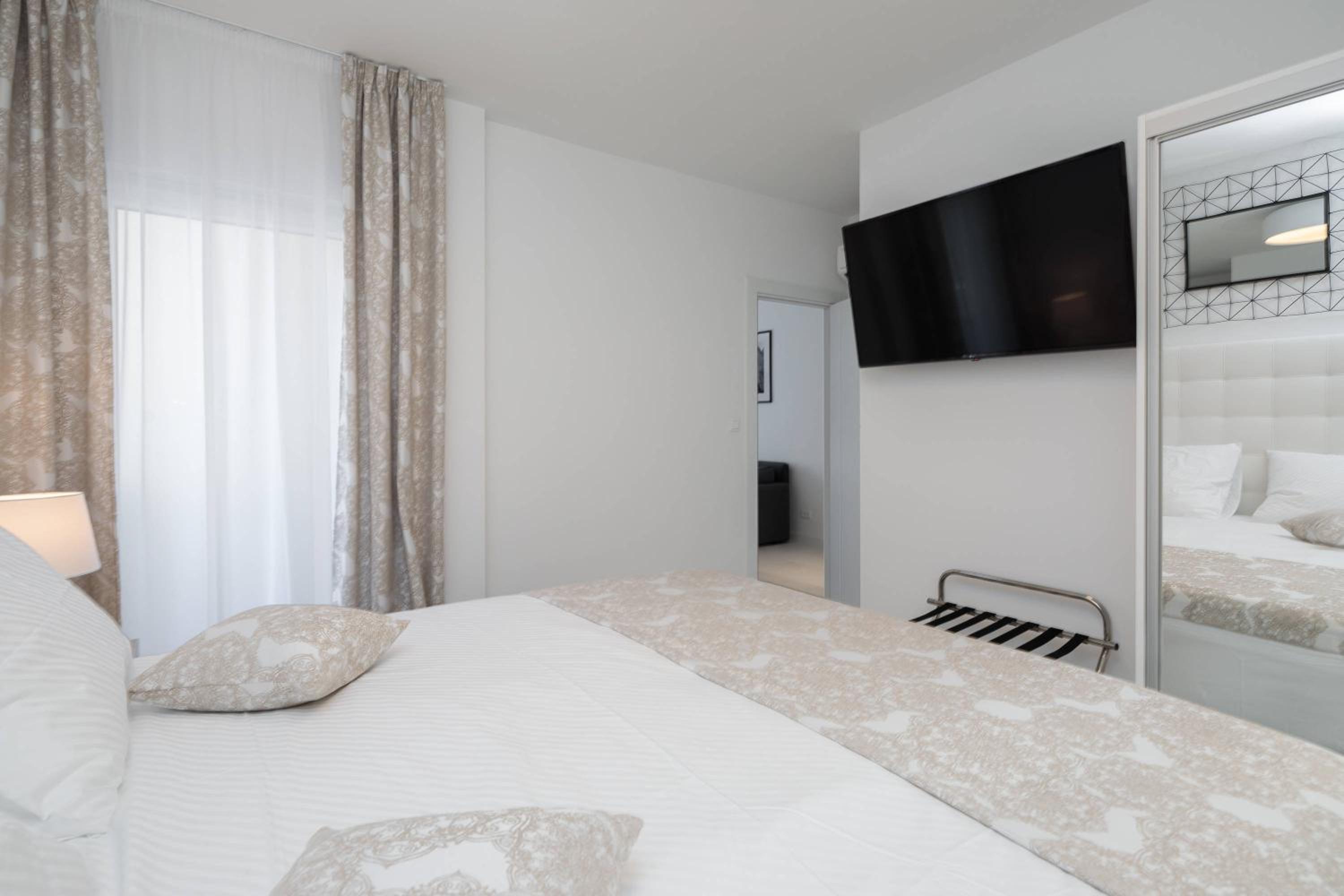 S Luxury Apartments view 5