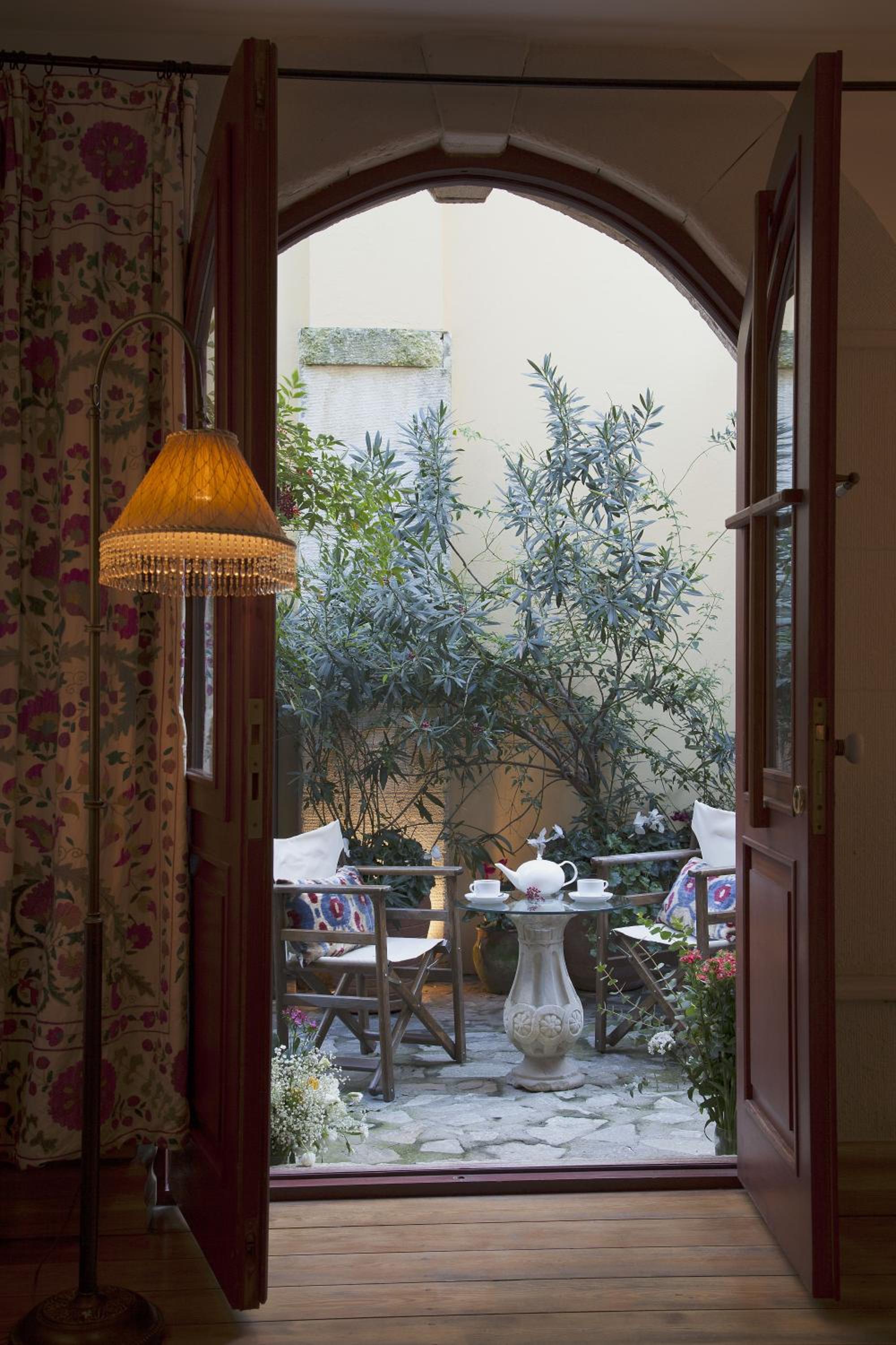 Hotel Empress Zoe - Image 48