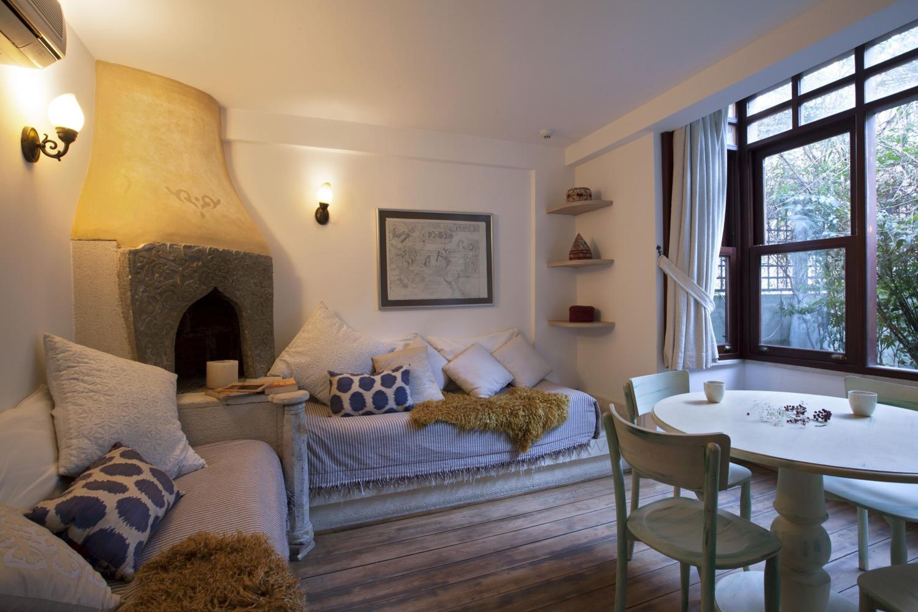 Hotel Empress Zoe - Image 9