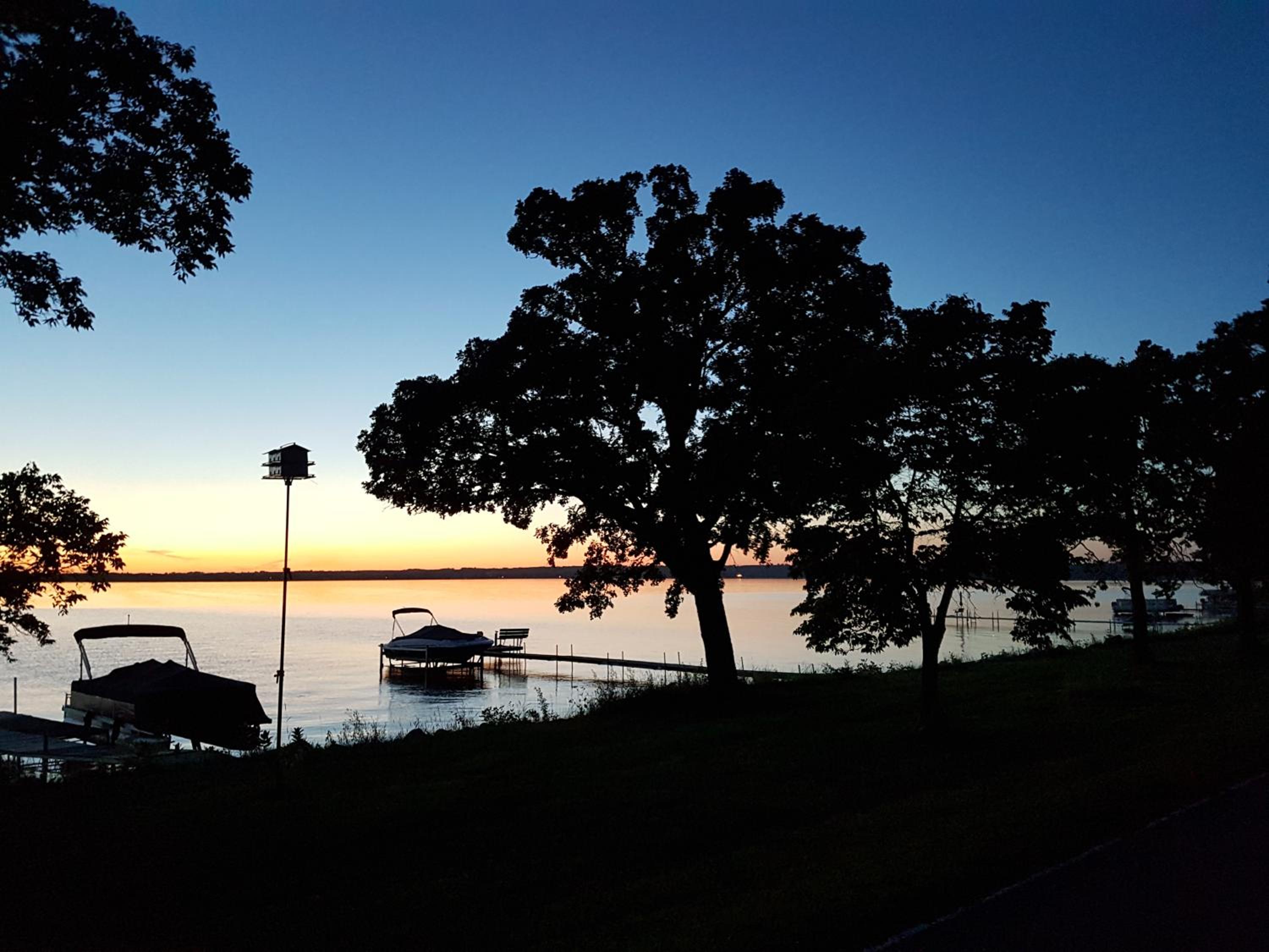 Peters Sunset Beach Resort and Golf