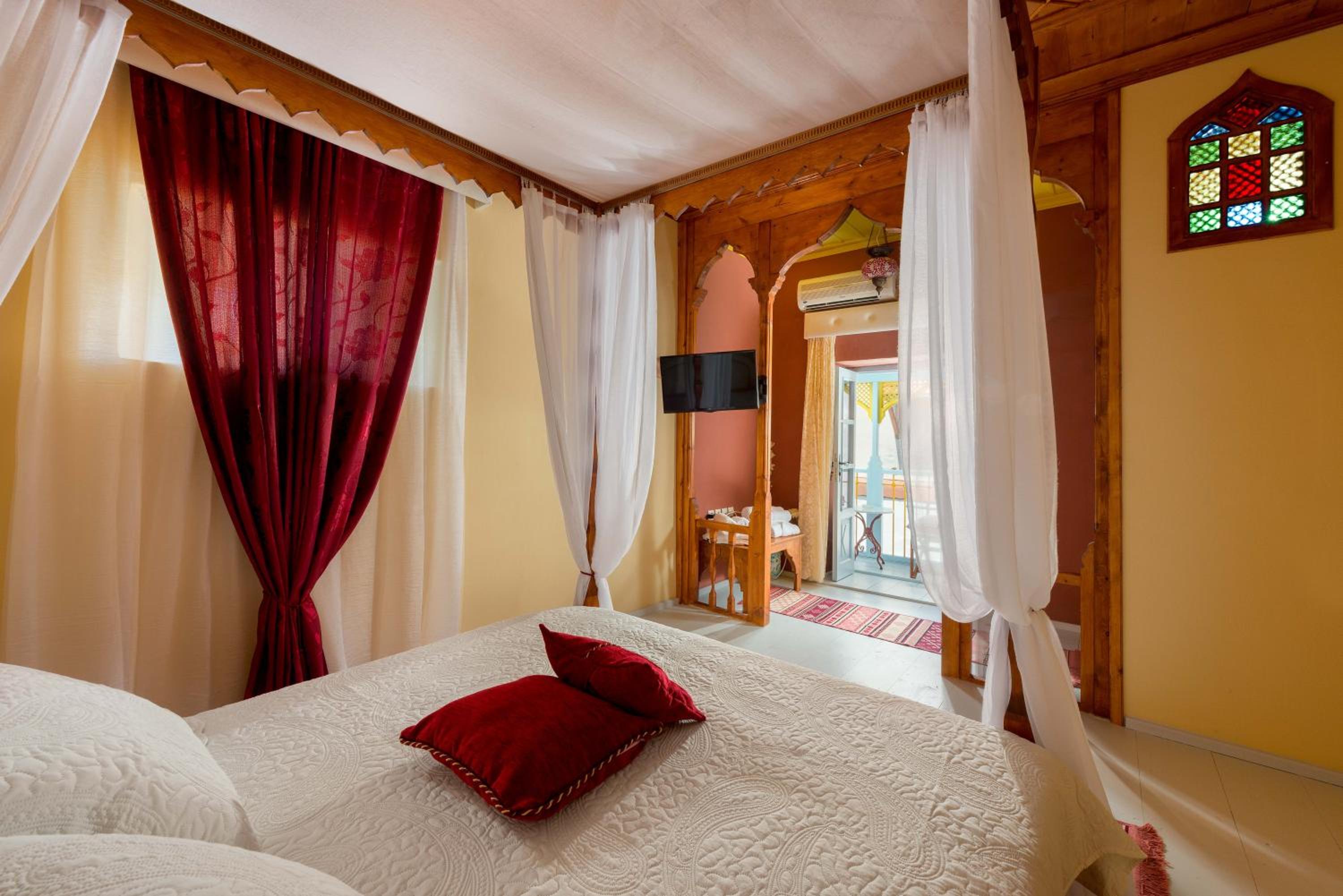 Giorgos' Old Story 2Bed Stone House with Private Hamam in the Old Town view 5