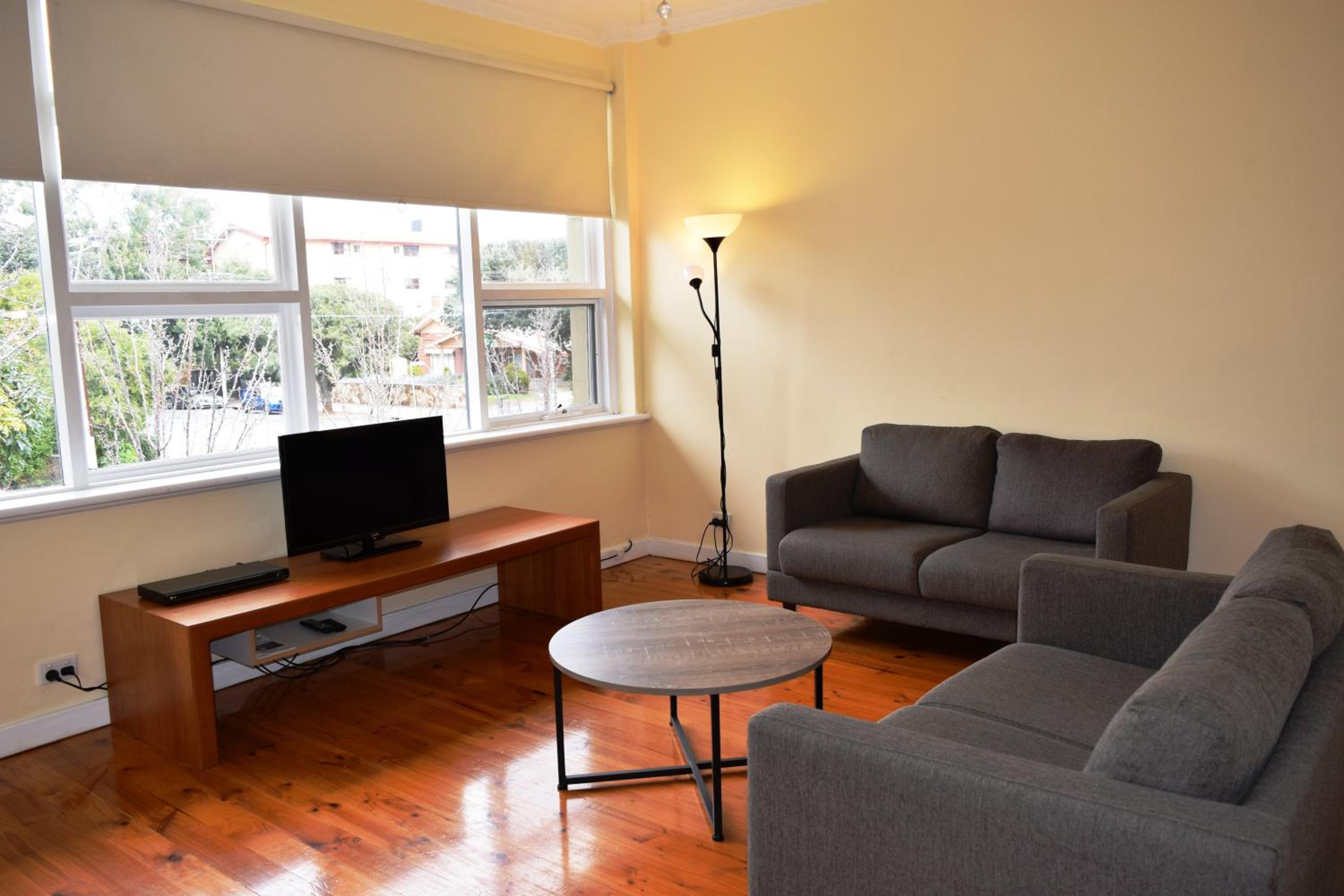 Glenelg Holiday Apartments-Ellis 200 meters to the Beach Free Parking