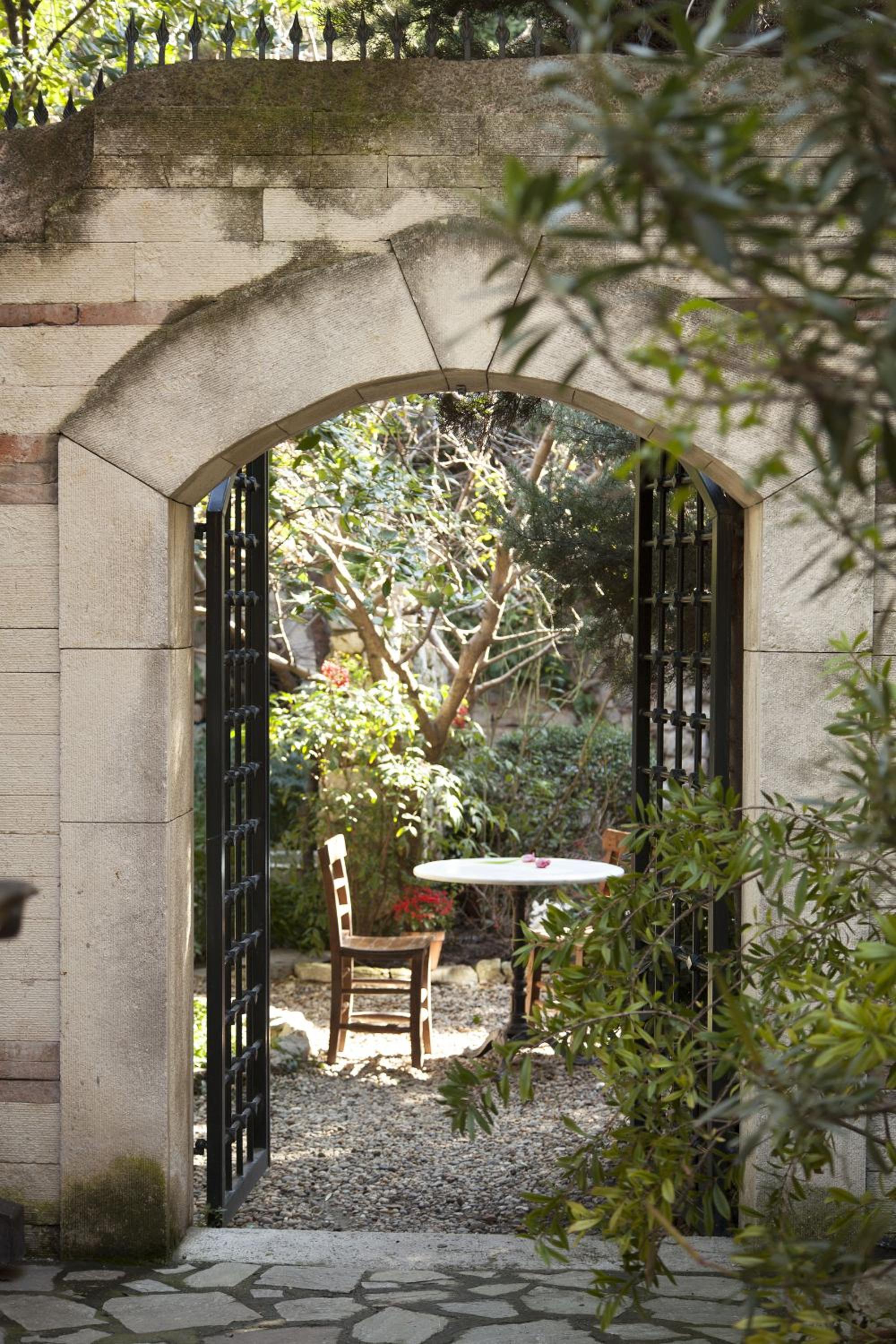 Hotel Empress Zoe - Image 69