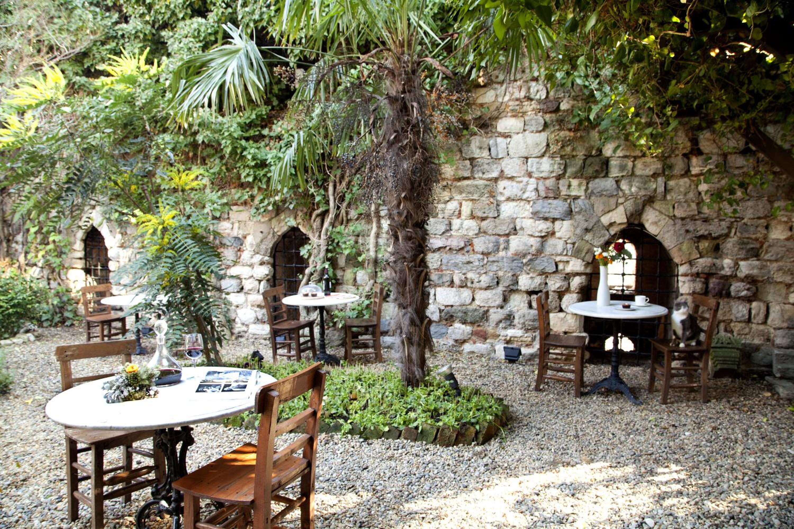 Hotel Empress Zoe - Image 10