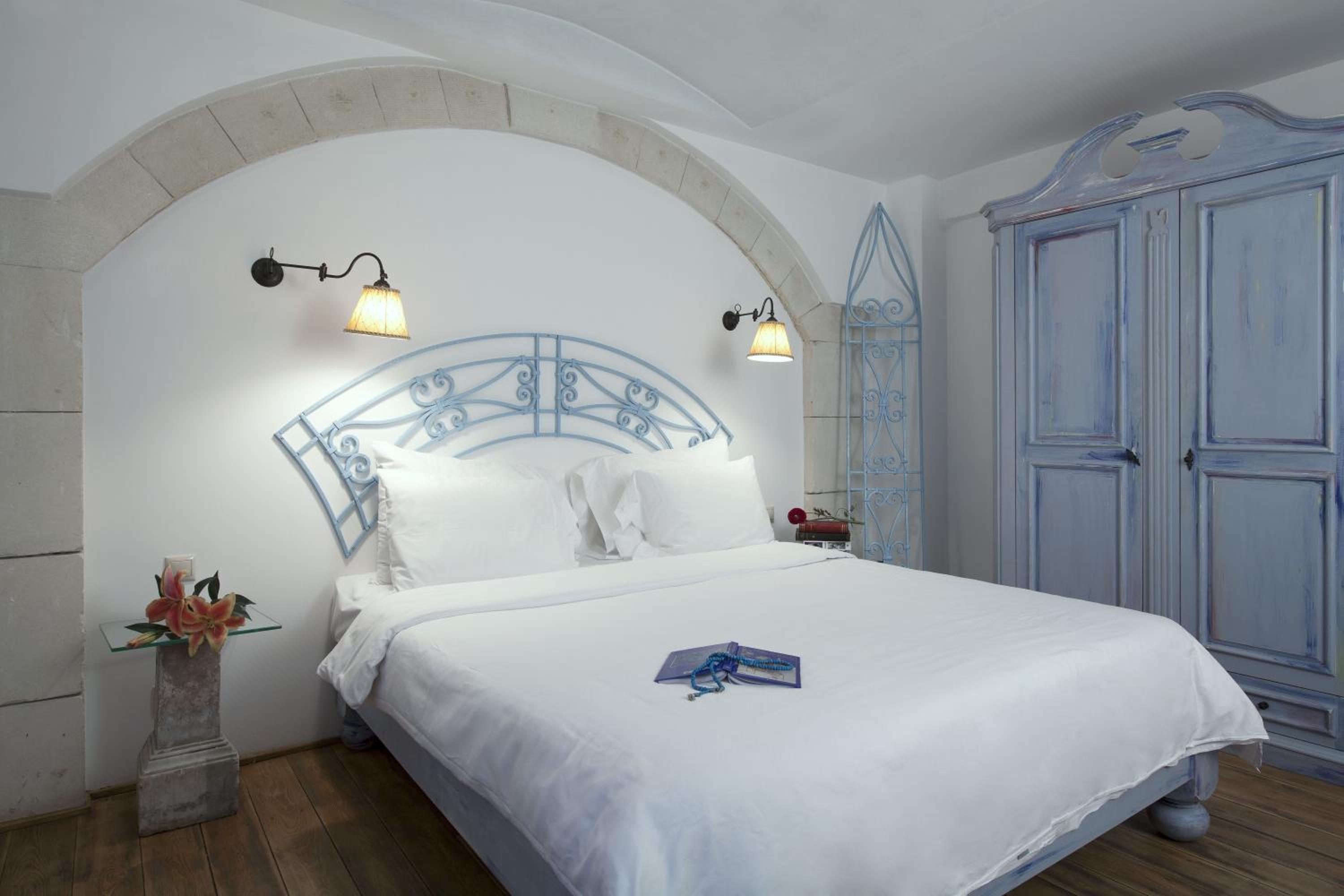 Hotel Empress Zoe - Image 8