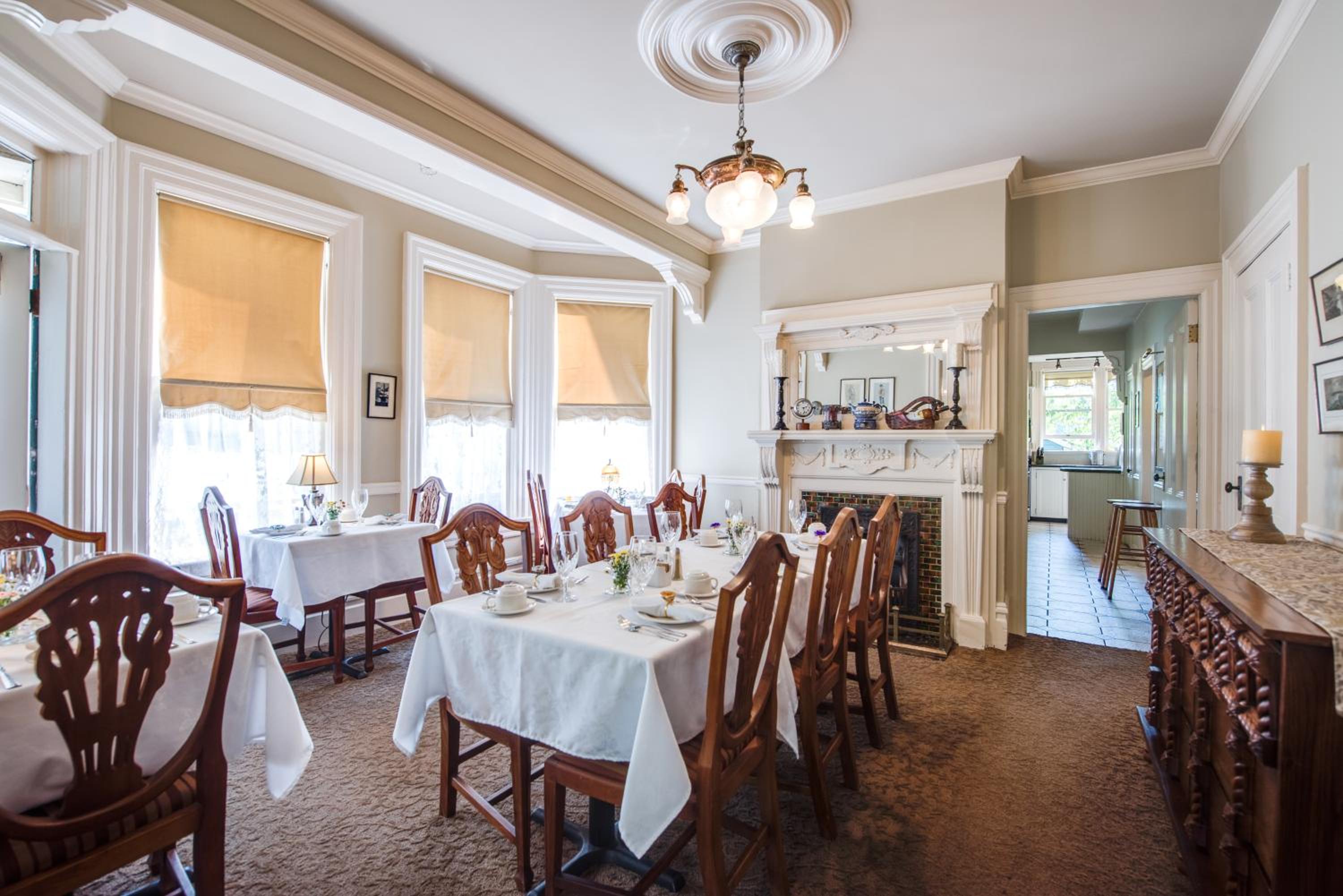 O Canada House Bed & Breakfast - Image 3