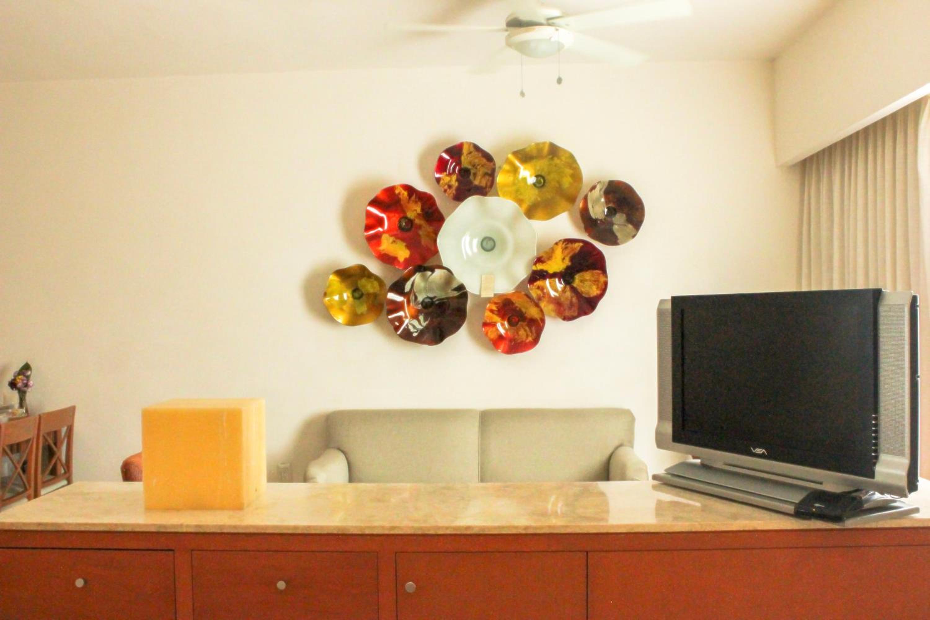 Hotel Ambiance Suites - Image 1