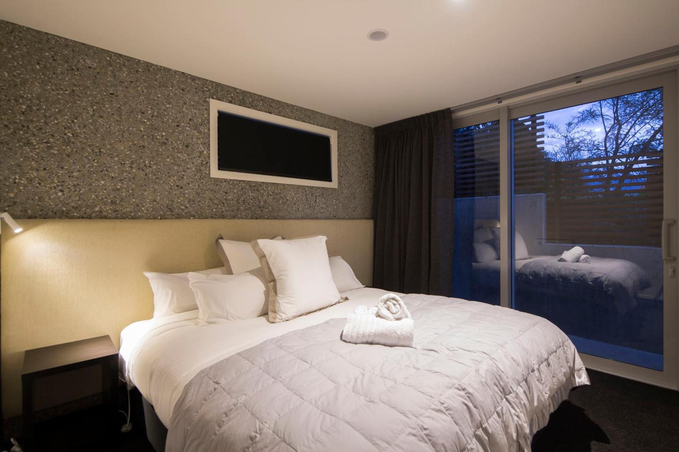 Central Queenstown Melbourne St Apartment