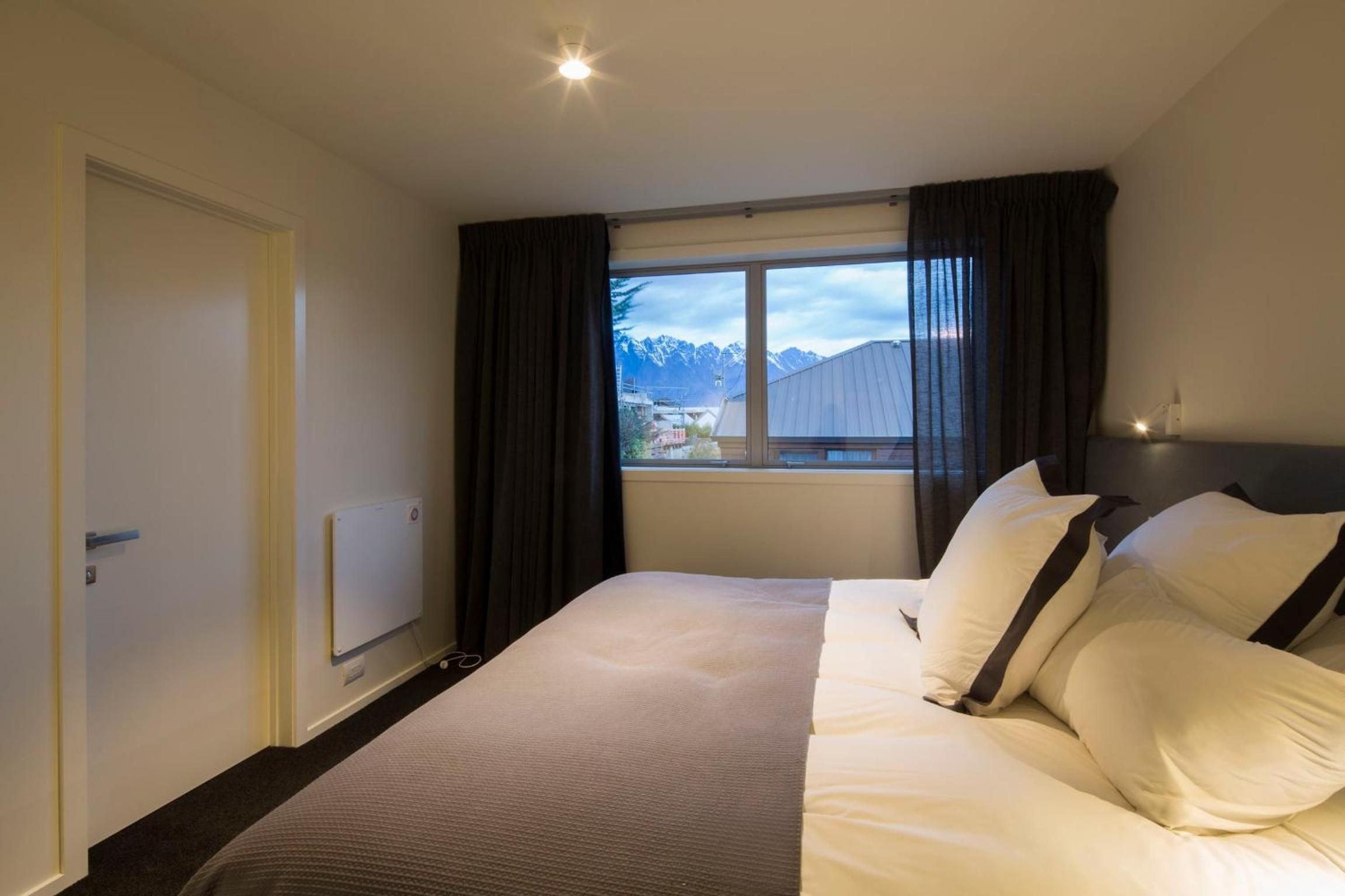 Central Queenstown Melbourne St Apartment