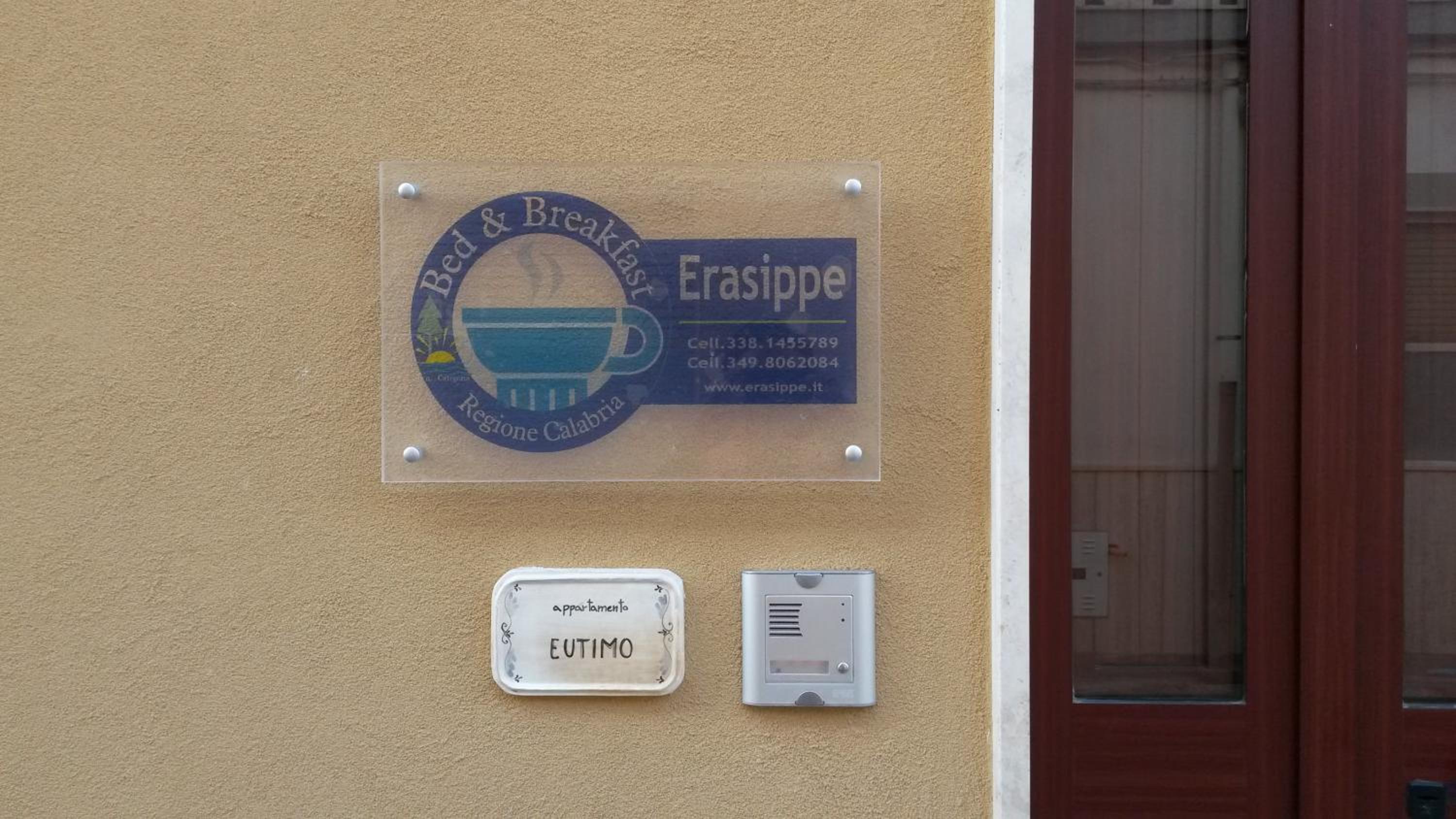 Erasippe Residence