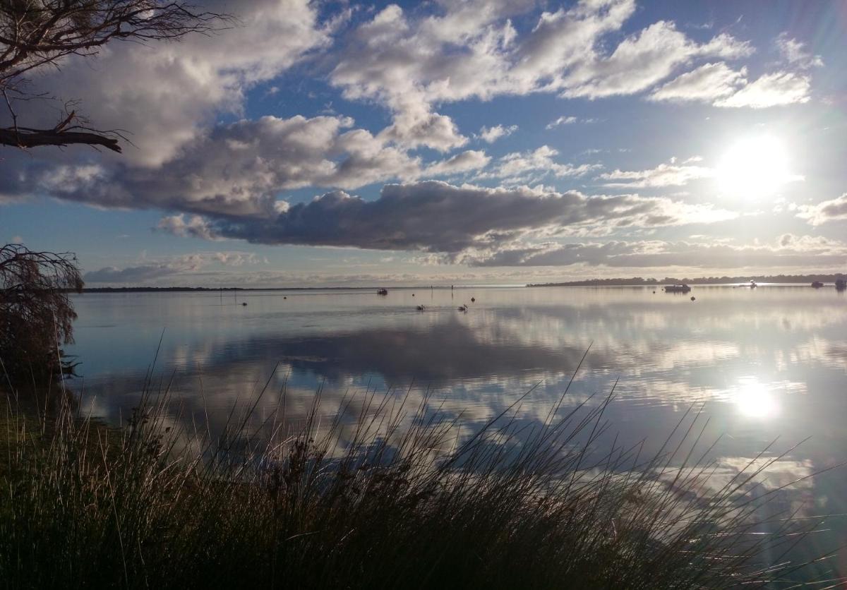 Beautiful, Peaceful Estuary Views, Five Star Quality