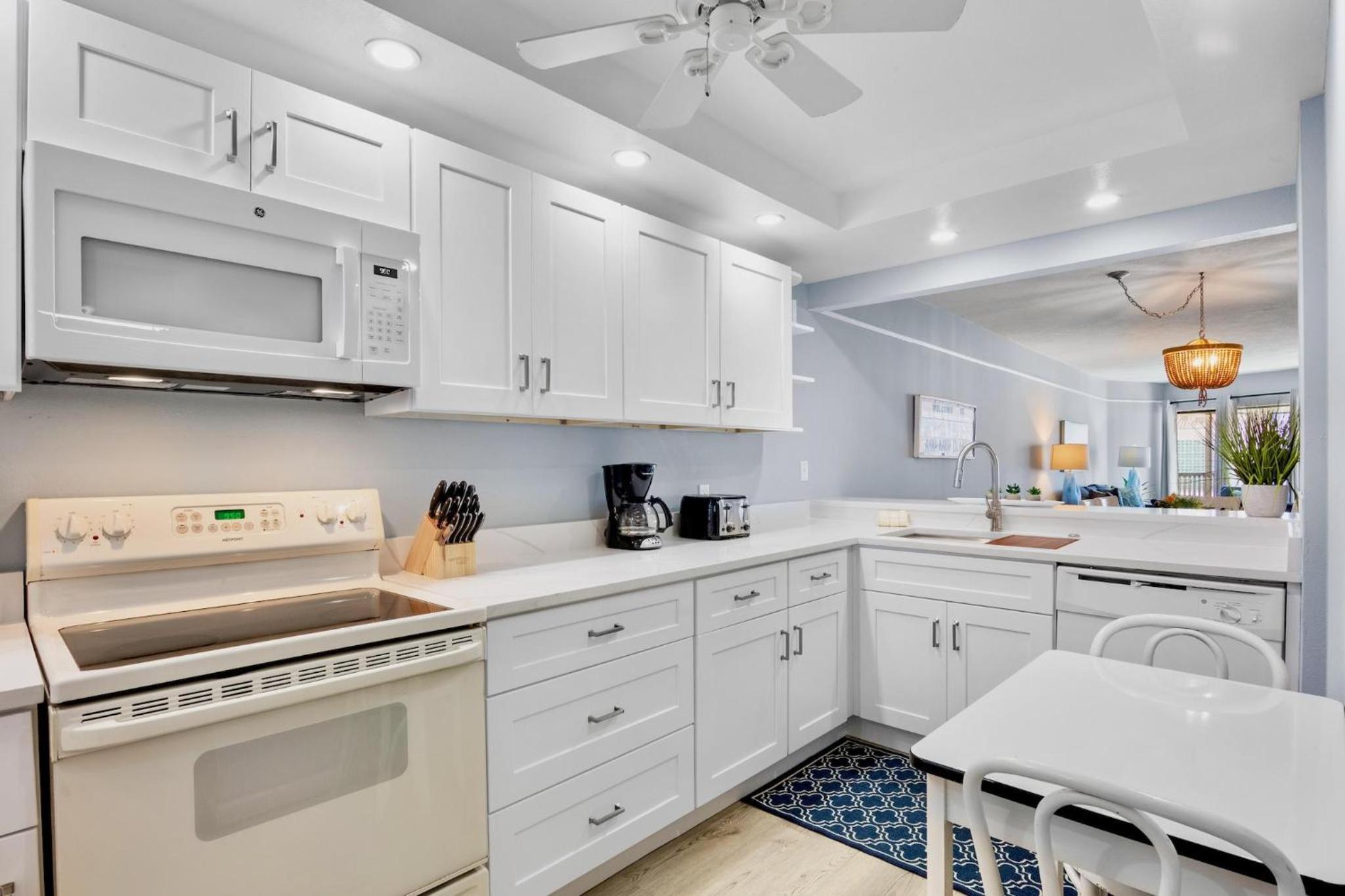 Sun Plaza West Unit 110