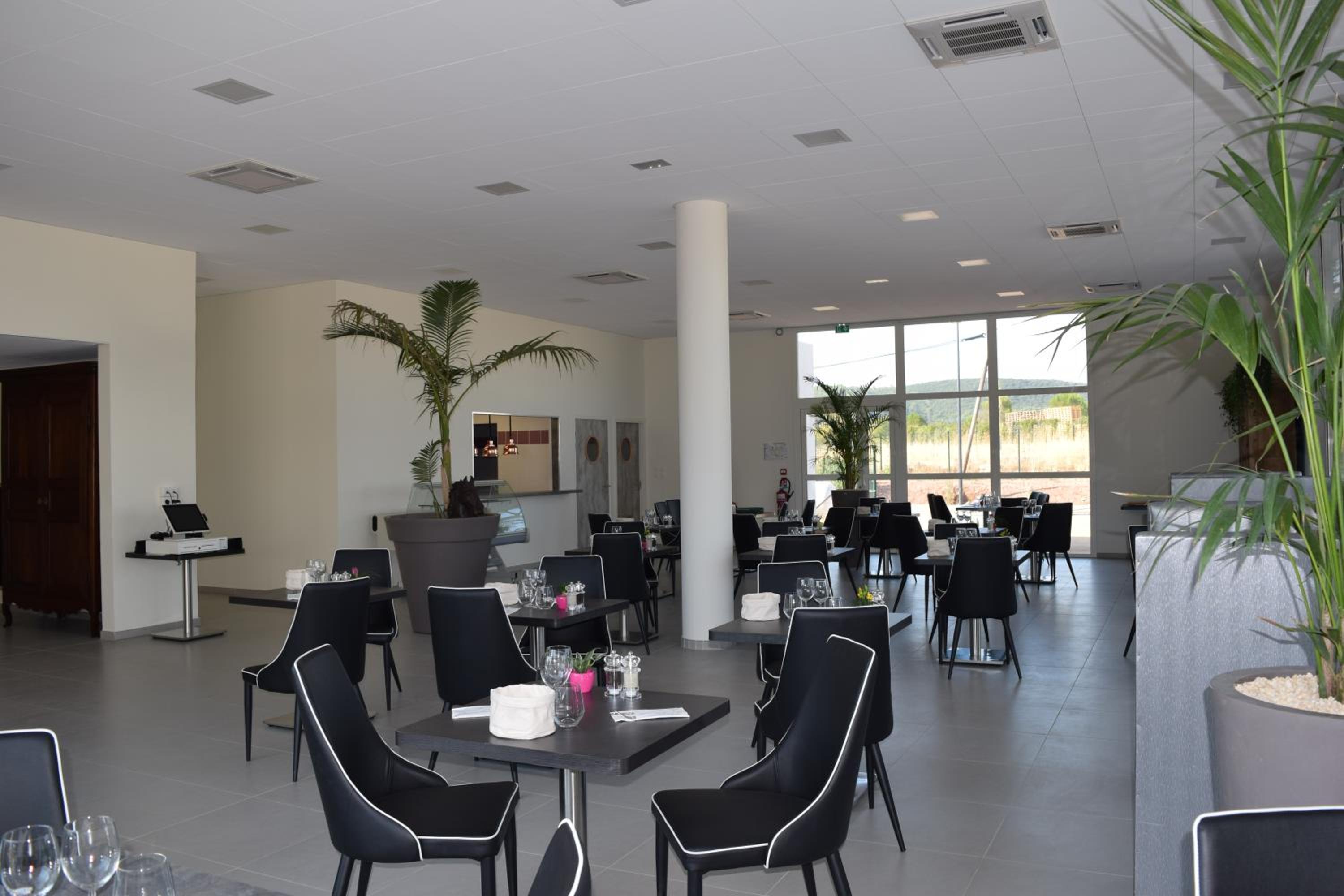 restaurant