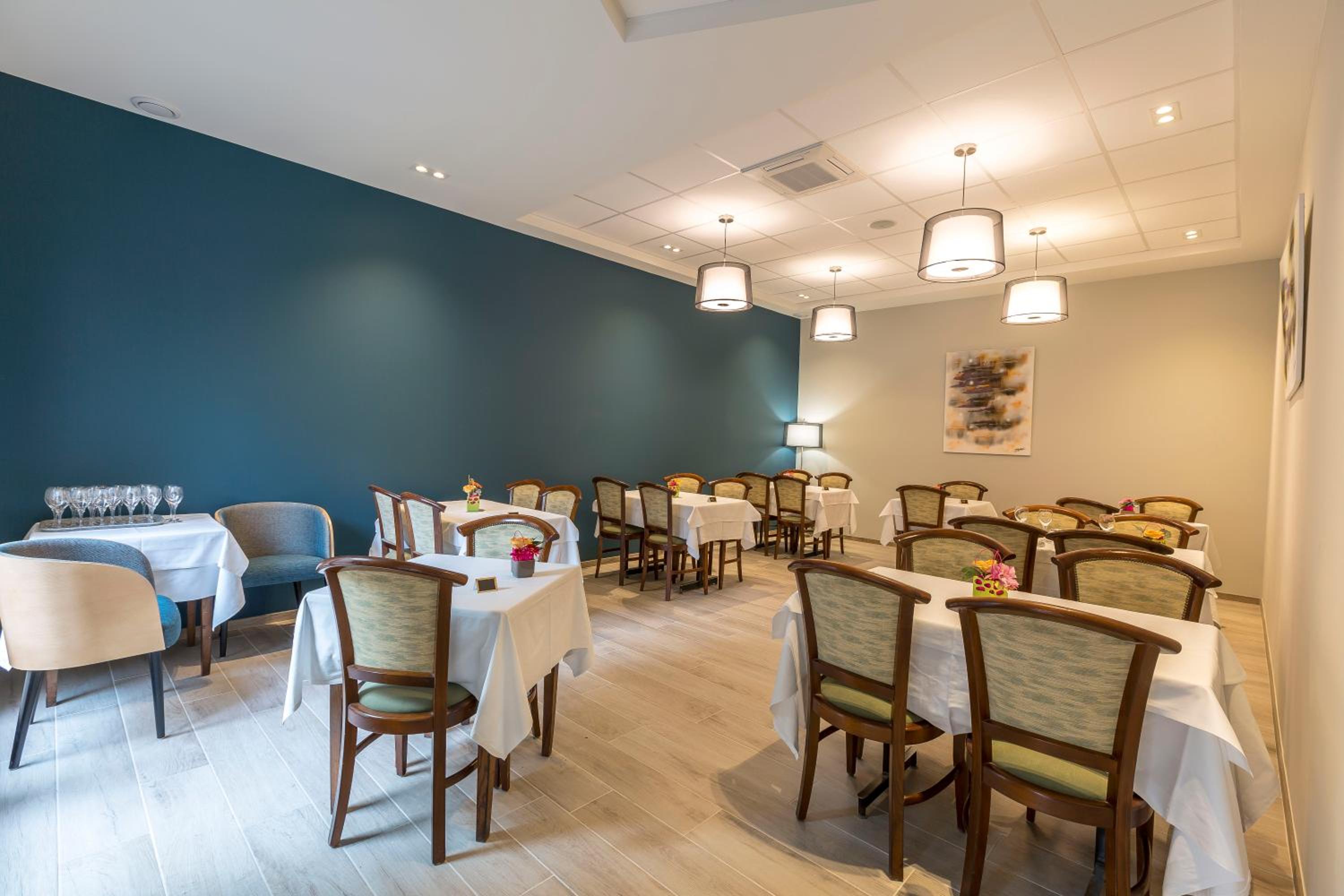 restaurant