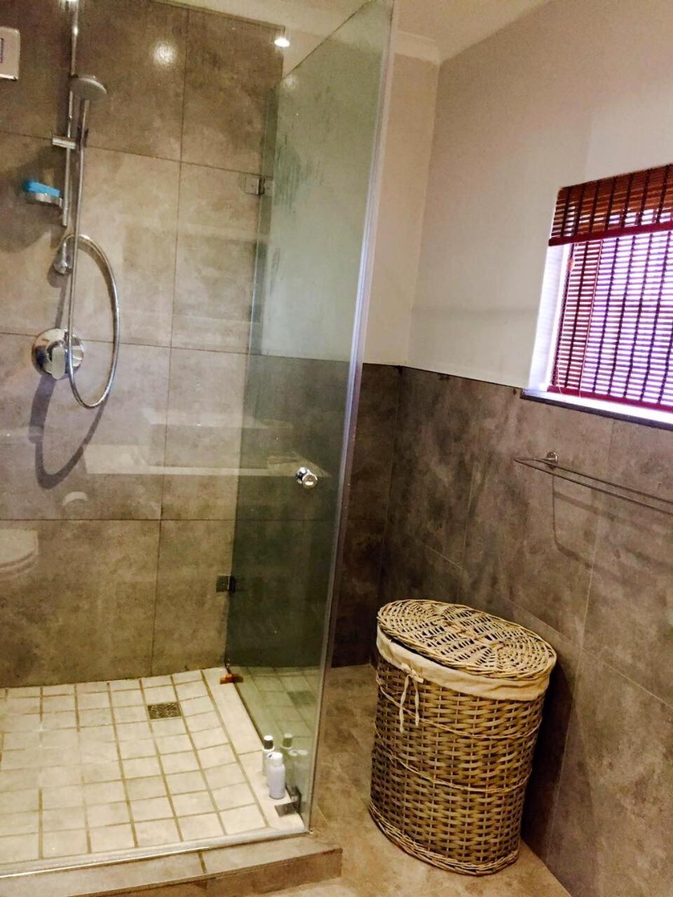 Lazy Days Apartments - Lambert's Bay view 4