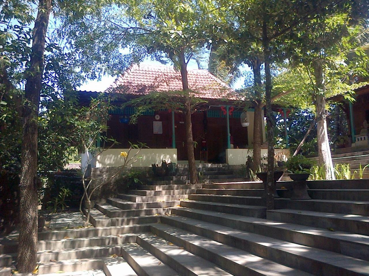 Puri Brata view 4