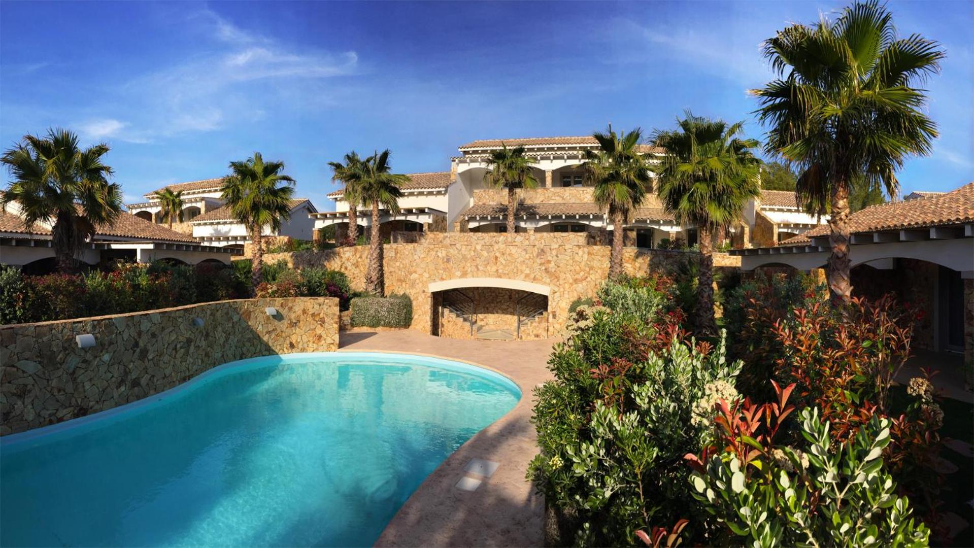 RESIDENCE ELEGANCE ville ed appartamenti a Porto Pino view 2