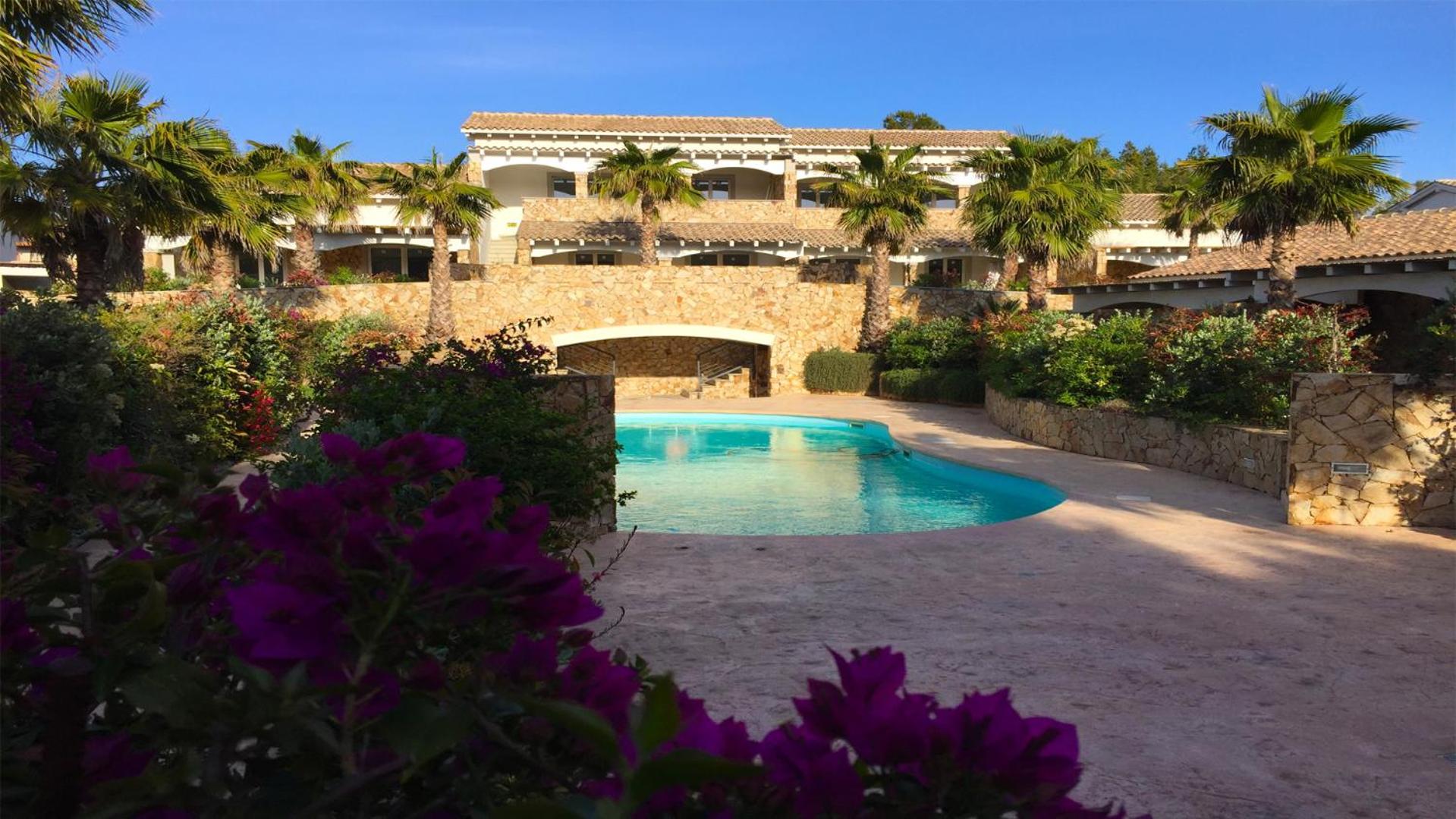 RESIDENCE ELEGANCE ville ed appartamenti a Porto Pino view 3