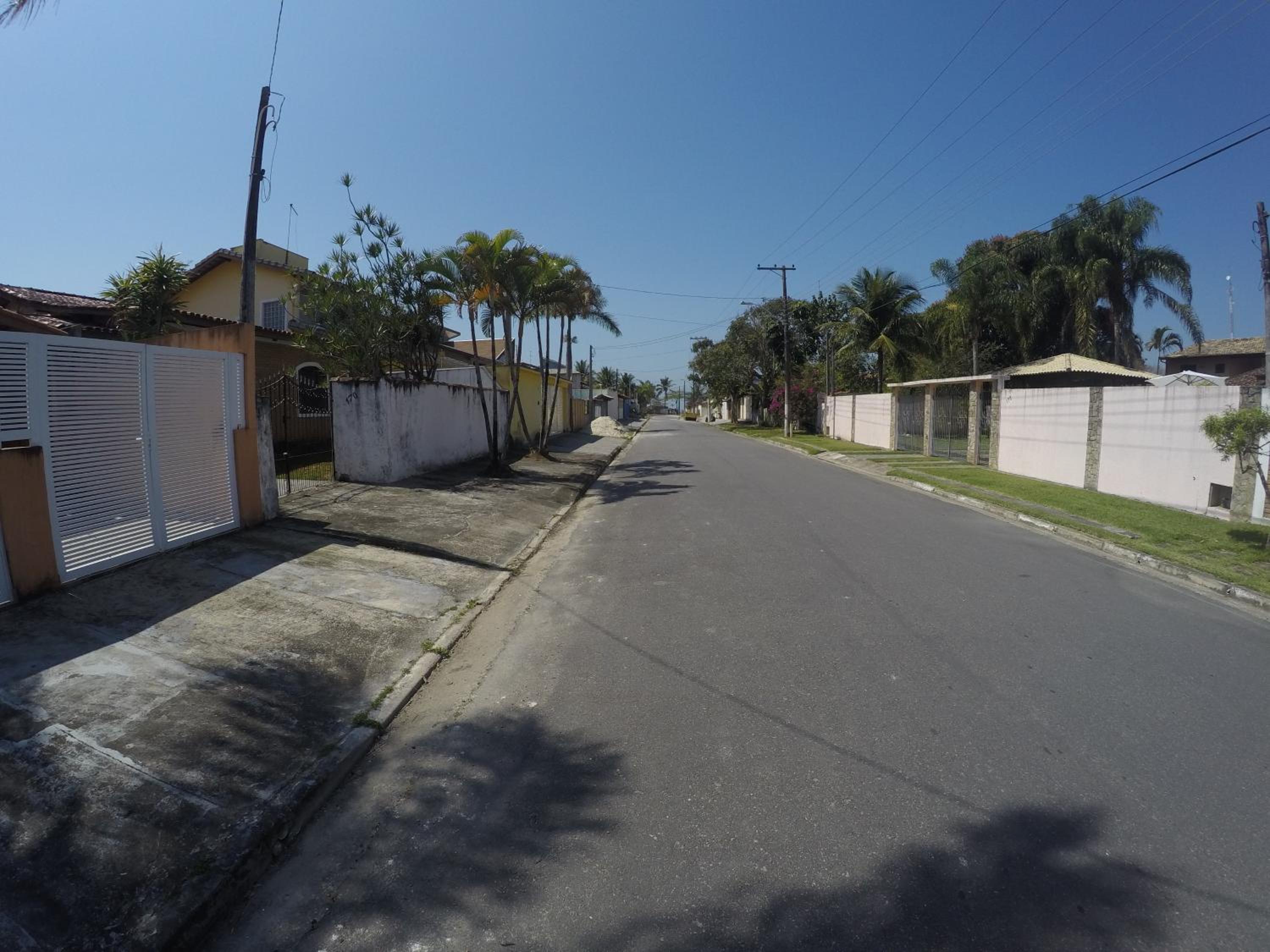 Casa em Caraguatatuba com piscina e churrasqueira