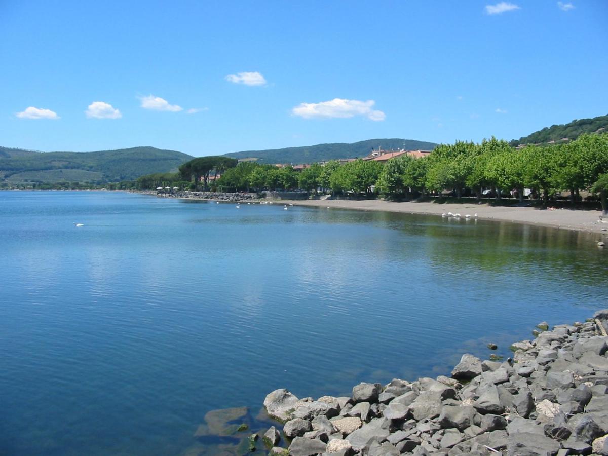 La rosa sul lago photo 3