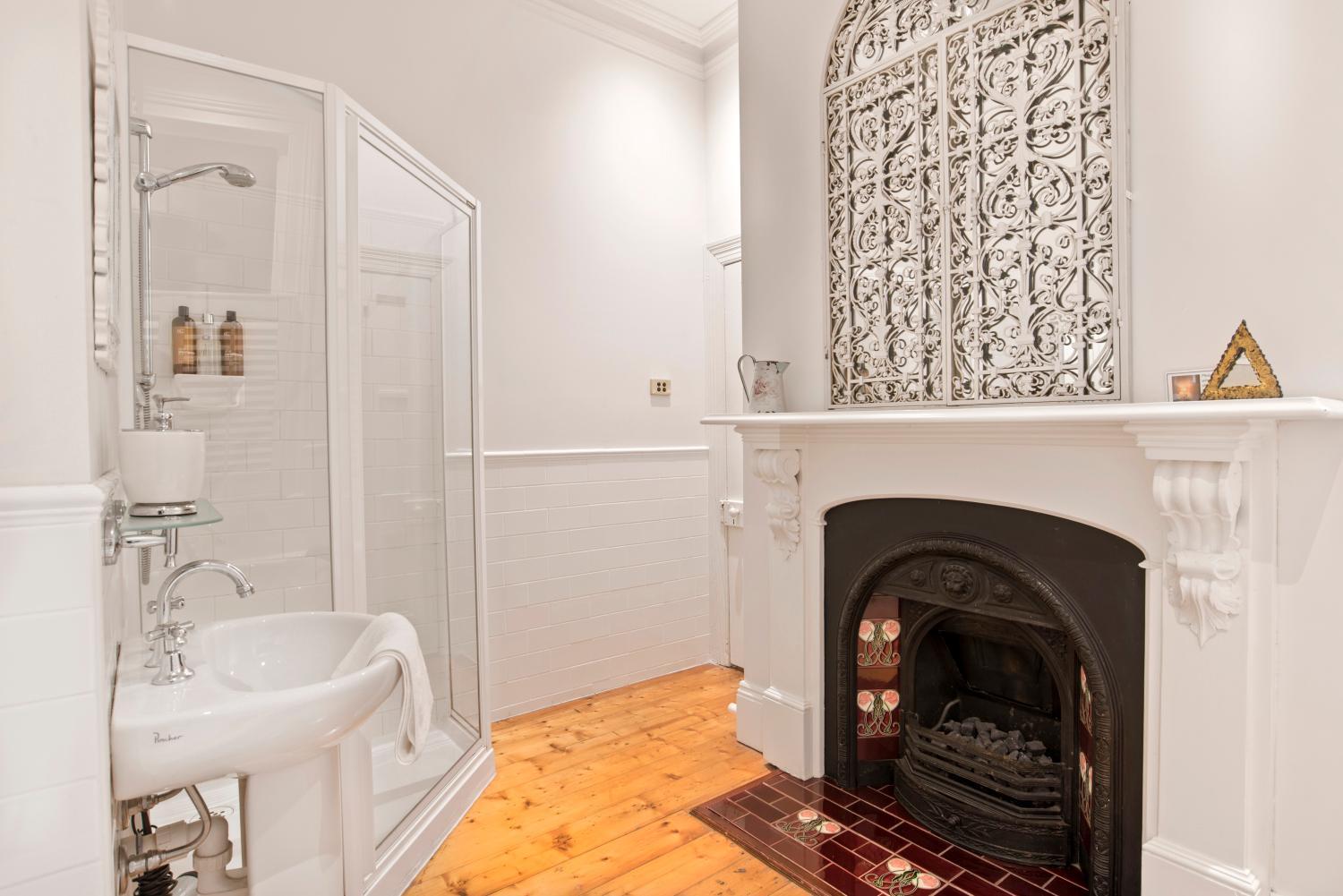 Captains Retreat Apartments and Cottages