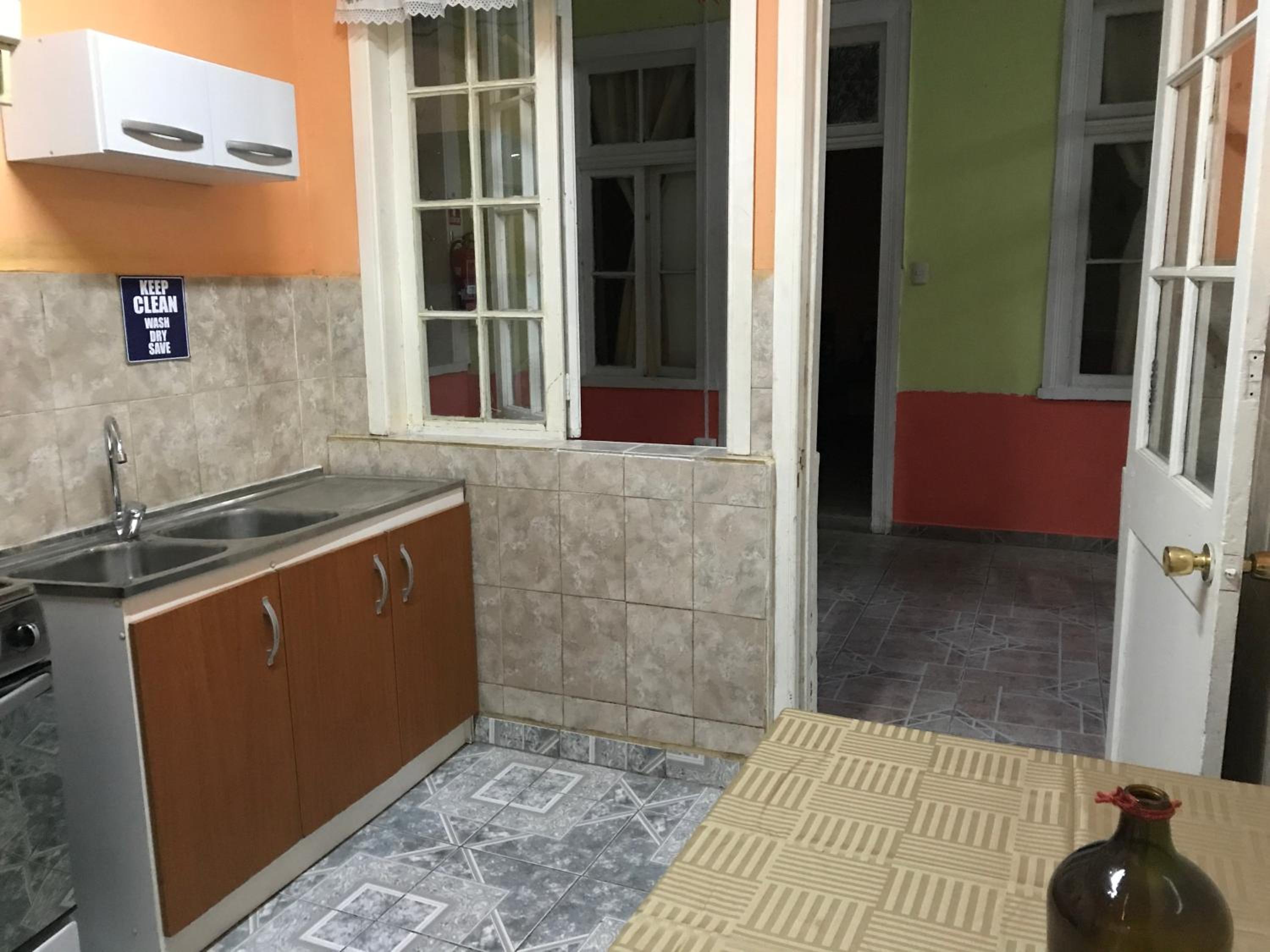 Hostal Tricontinental