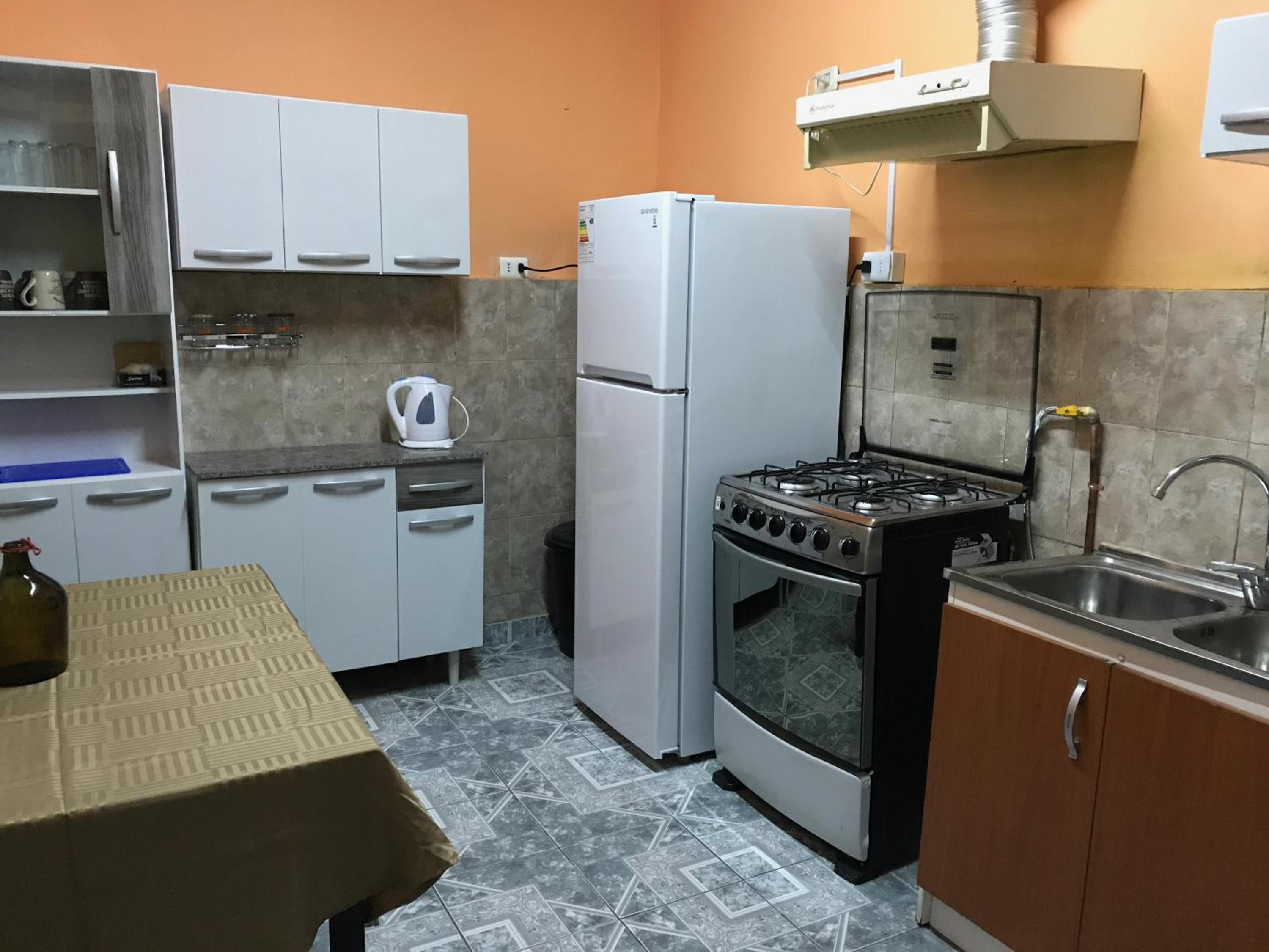 Hostal Tricontinental