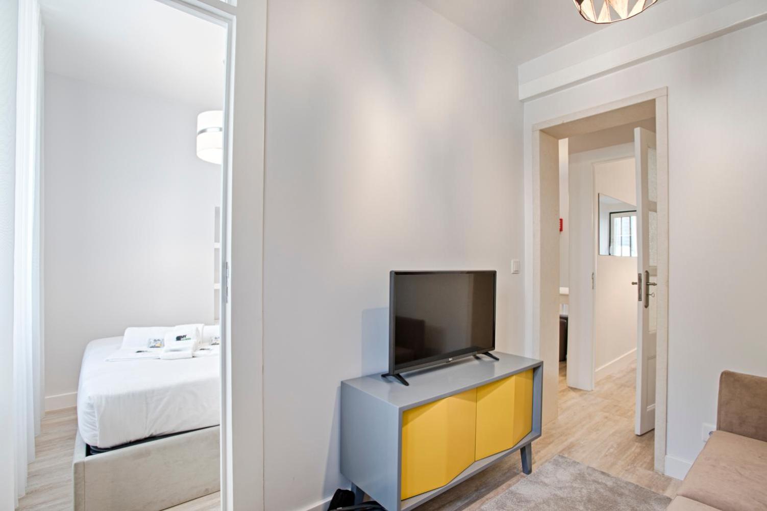 BmyGuest - Ambassador Boutique Apartment I view 2