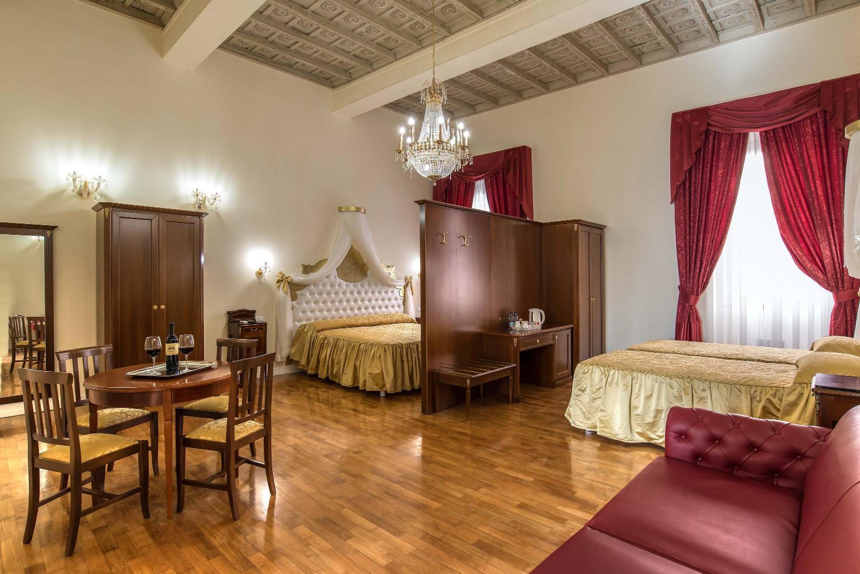Trevi Rome Suite