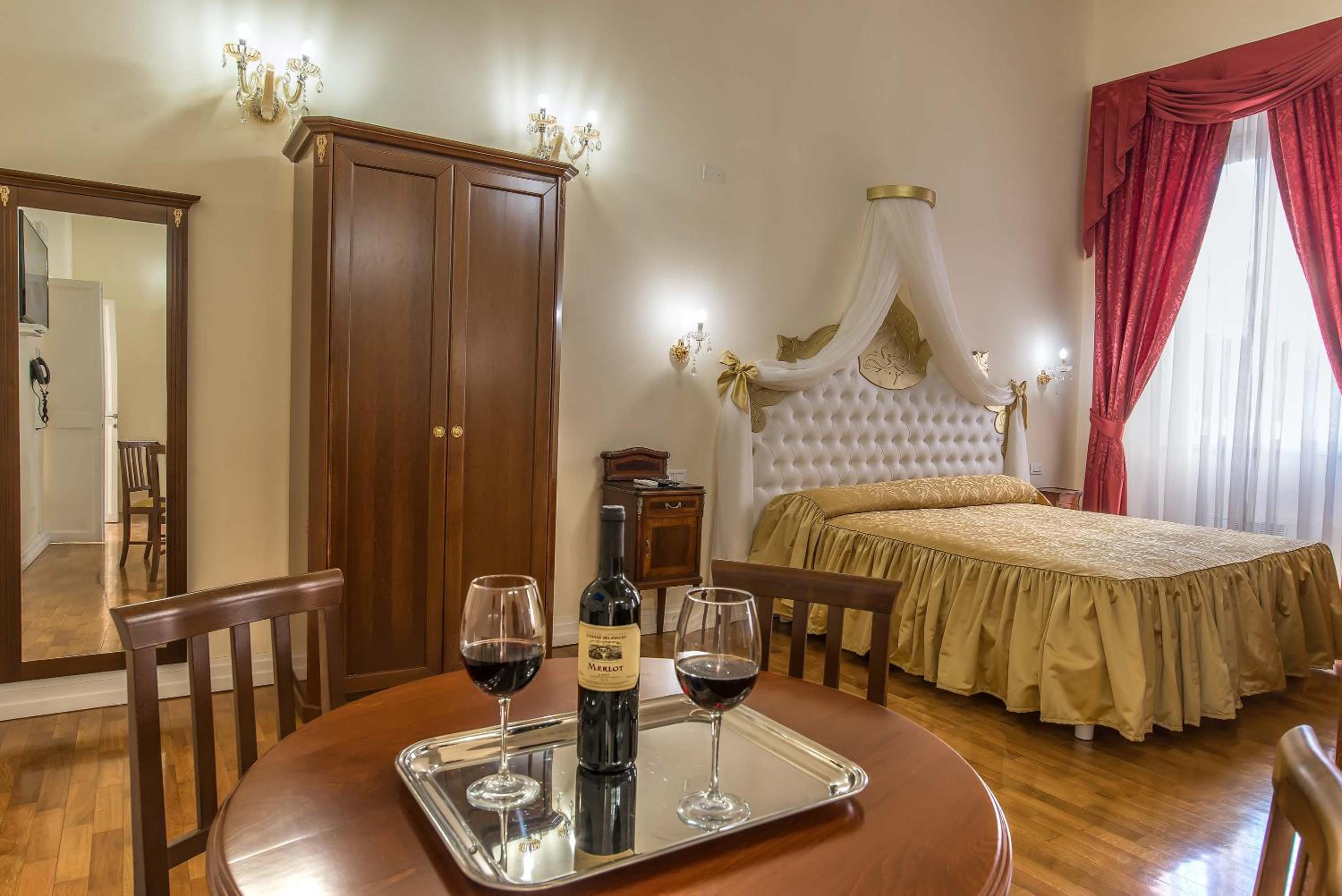 Trevi Rome Suite