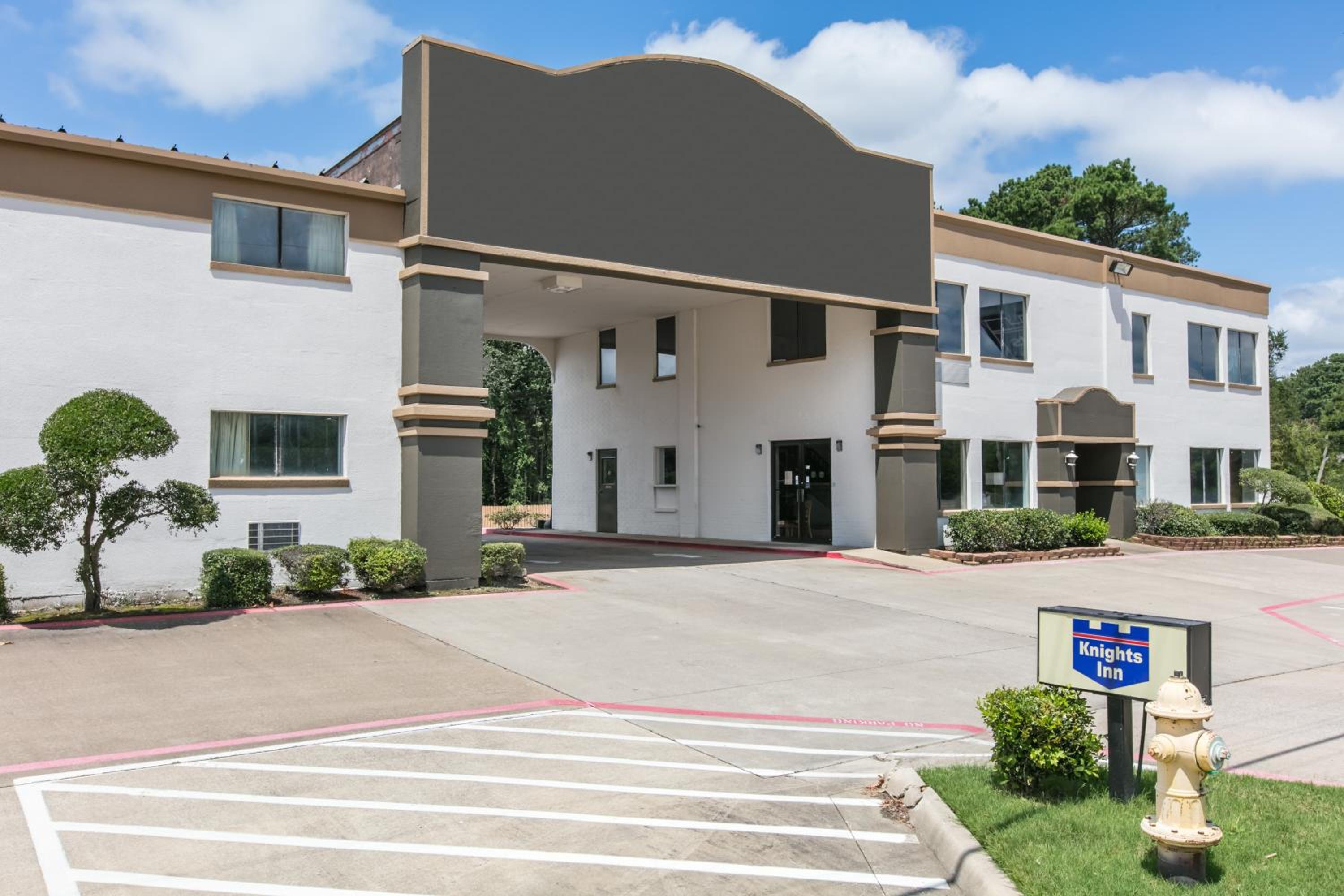 Longview Vacations - Knights Inn Longview - Property Image 26