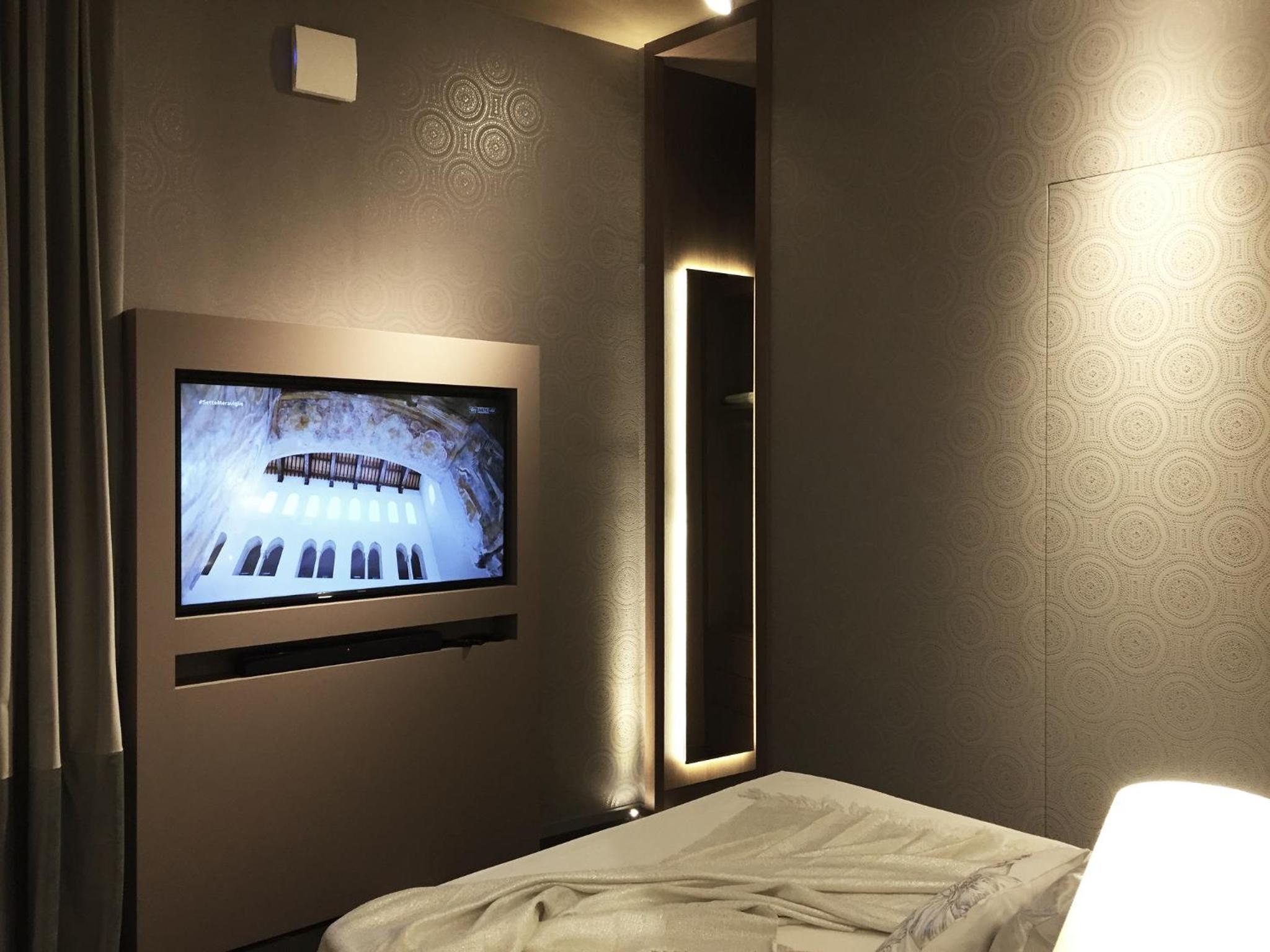 hotel room