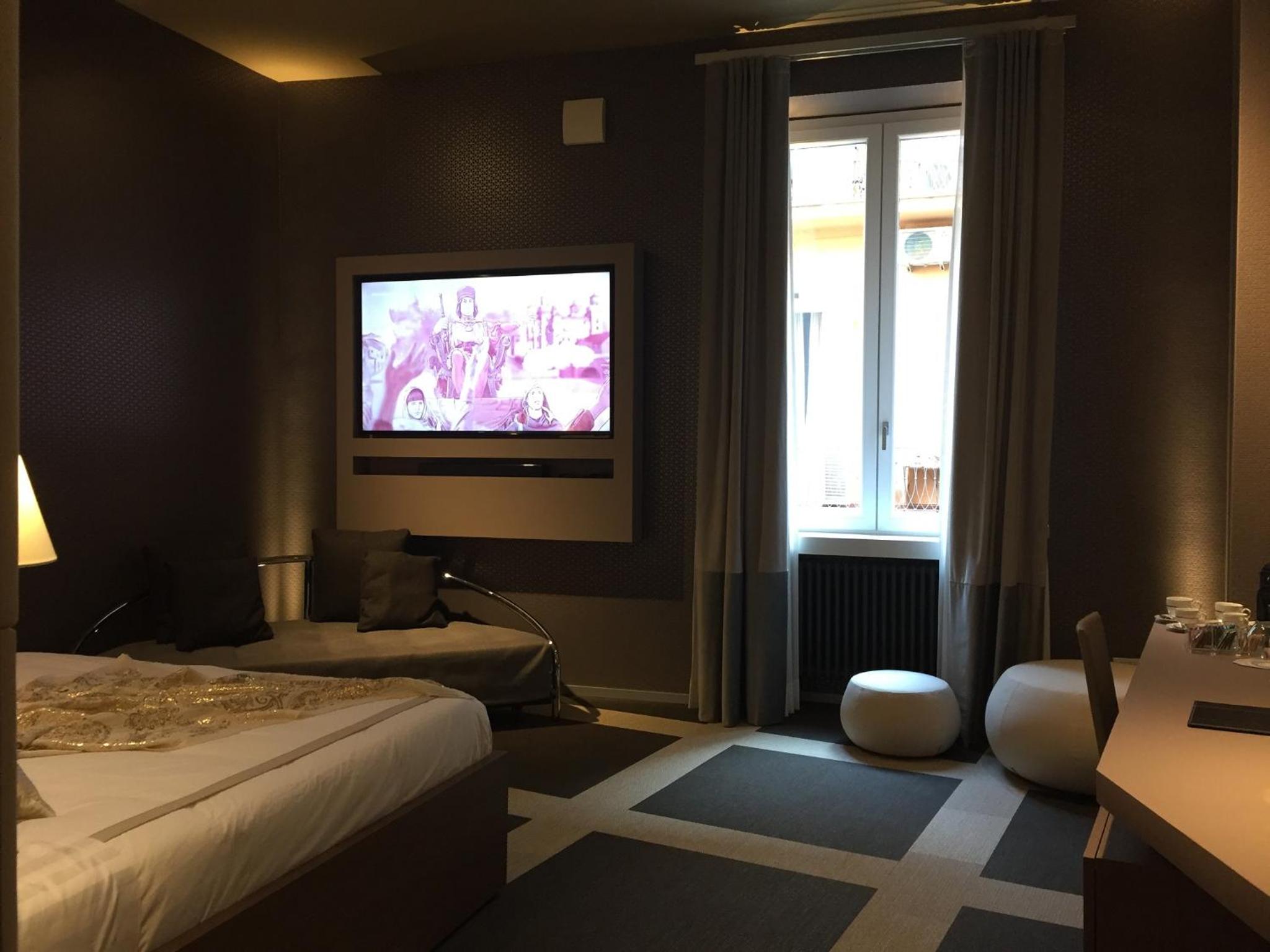 hotel room