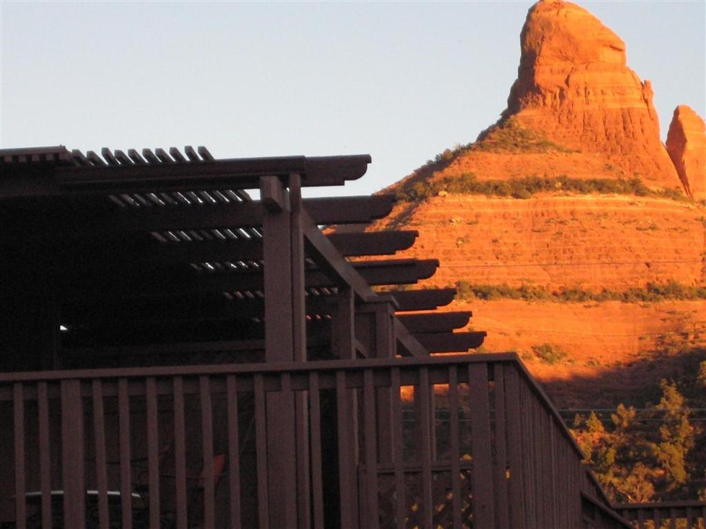 The Joy Sedona - Bed & Breakfast and Luxury Creekside Cabins view 4